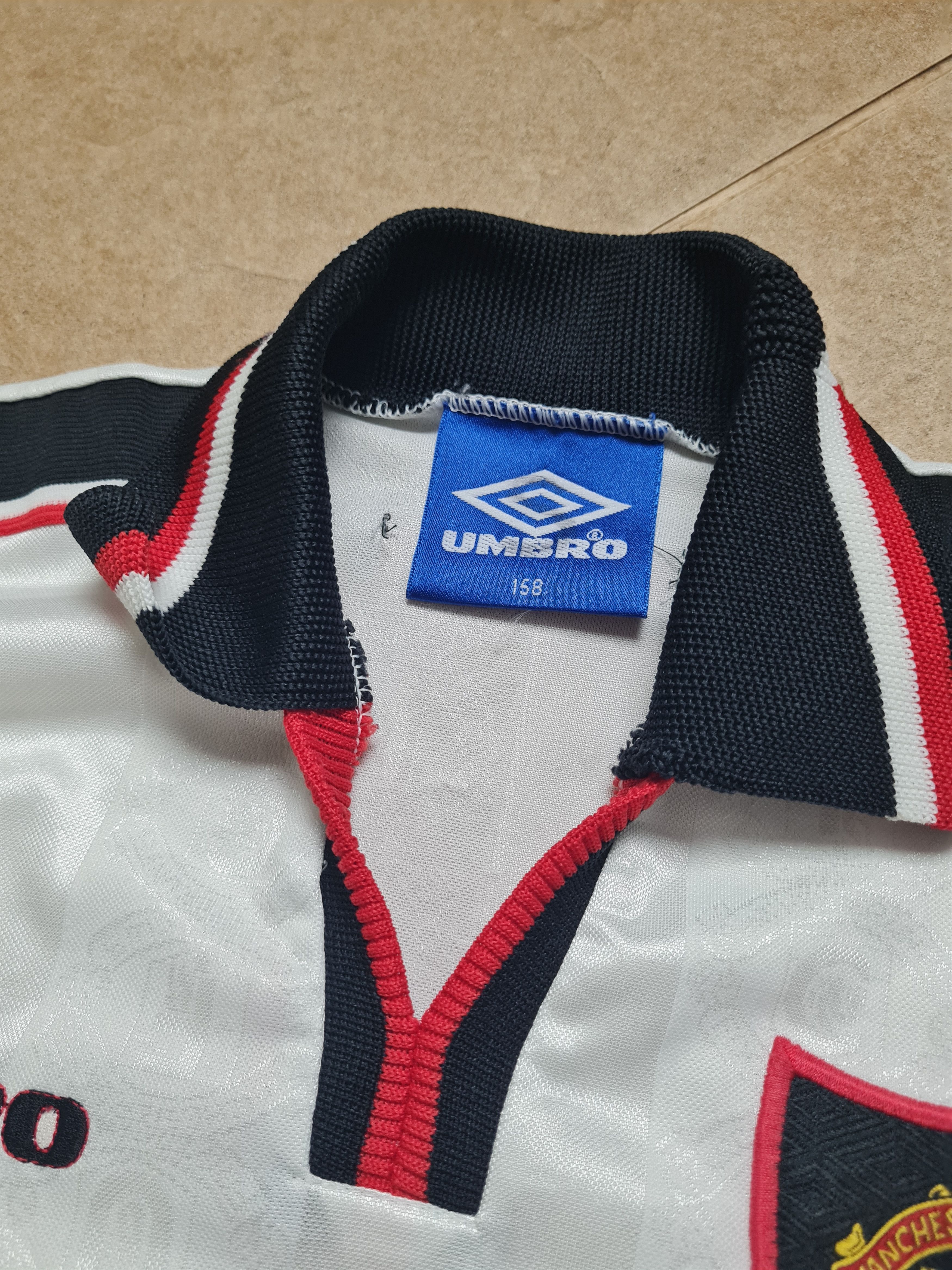 Umbro Manchester United Away Football Shirt 1997 – 1999 Size US S / EU 44-46 / 1 - 15 Thumbnail