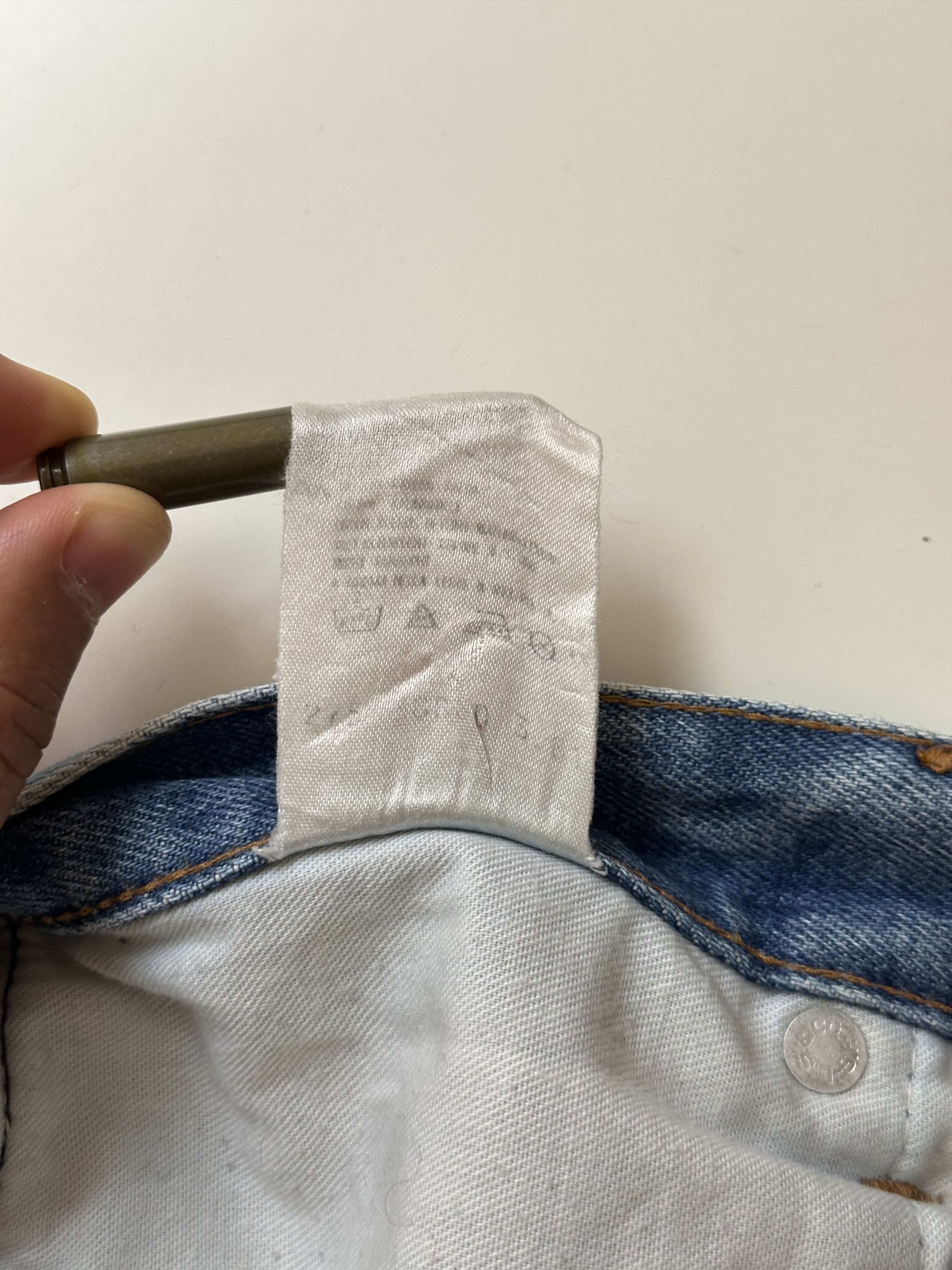 Levi's Vintage Clothing Levi's 505 02 Vintage Denim Jeans W31L36 Made In France Size US 31 - 7 Thumbnail