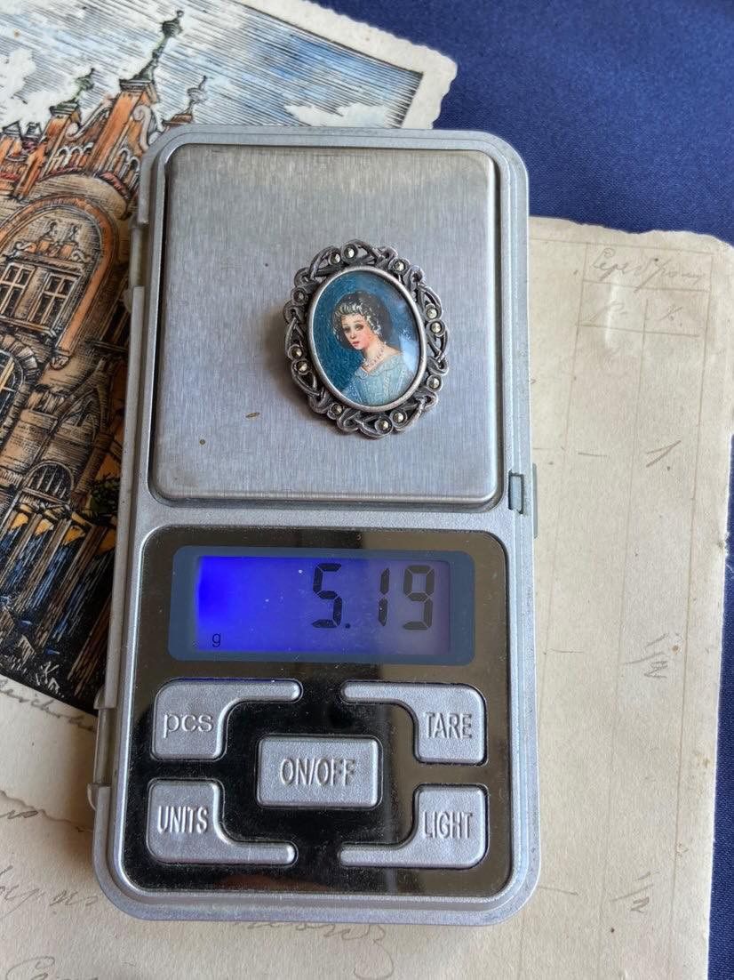 Jewelry × Vintage Vintage Silver 800 Pendant Brooch mini Portrait Signed Italy Size ONE SIZE - 4 Thumbnail