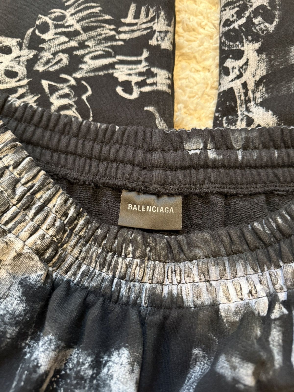 Balenciaga Balenciaga VIC Skater Graffiti Sweatpants Size US 30 / EU 46 - 9 Thumbnail