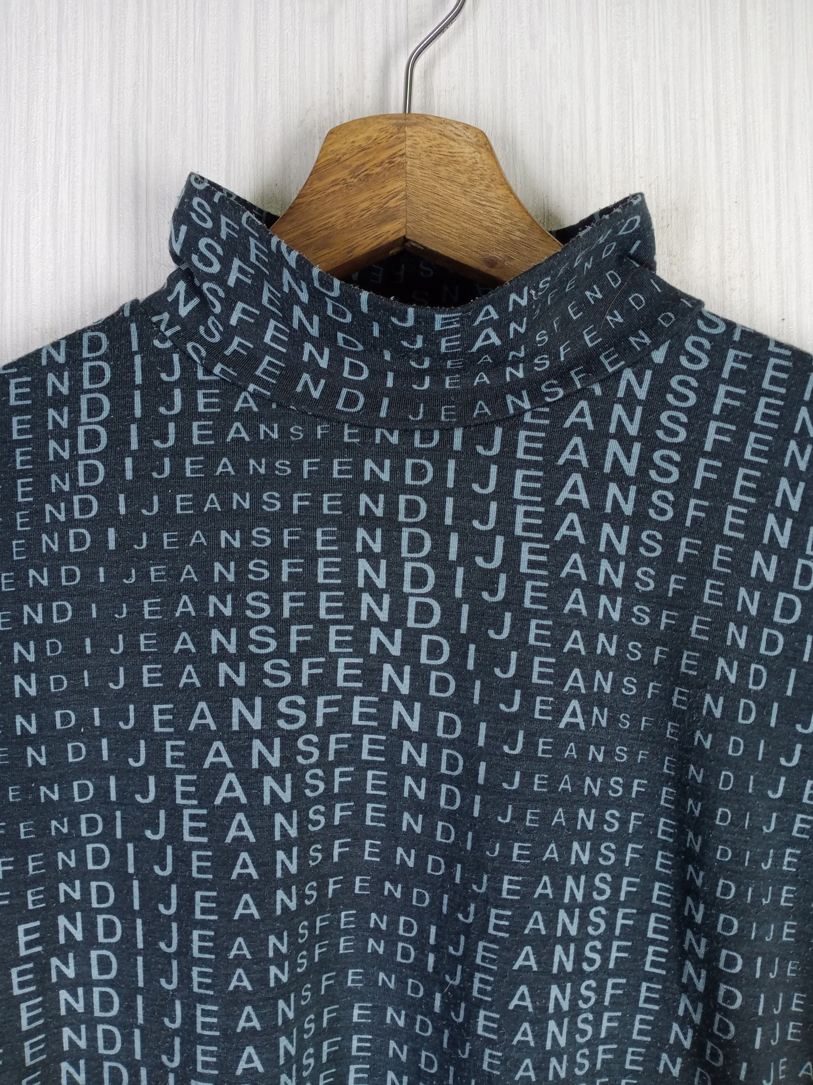 Fendi Vintage Fendi 3D Logo Fullprint Turtle Neck Long Sleeve Tee Size S / US 4 / IT 40 - 3 Thumbnail