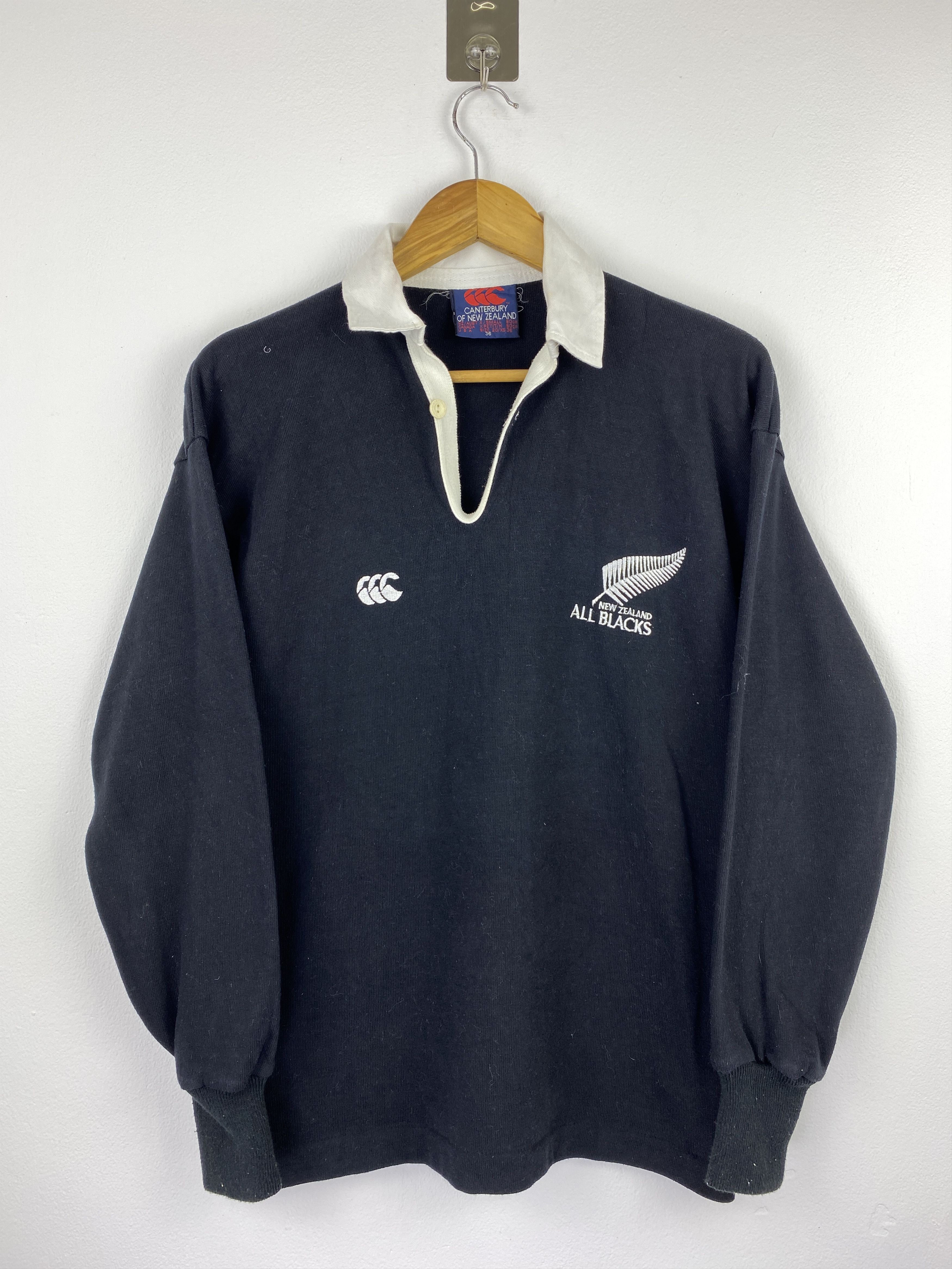 Canterbury of New Zealand Vintage 90s Canterbury All Blacks Rugby Shirt SH0455 Size US XXS / EU 40 - 1 Thumbnail