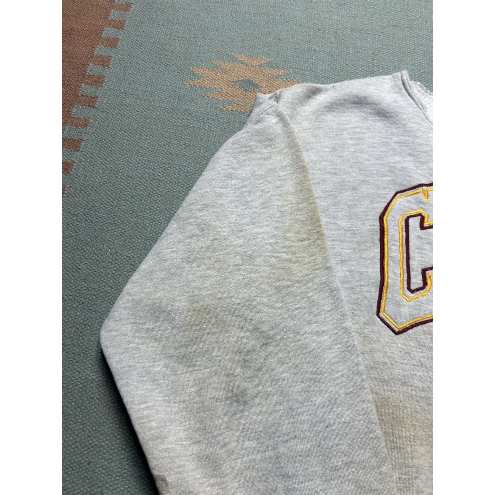 Russell Athletic VINTAGE 80s Russell Athletic Sweatshirt CMU Central Michigan Distressed L/XL Men Gray Pullover Size US L / EU 52-54 / 3 - 4 Thumbnail