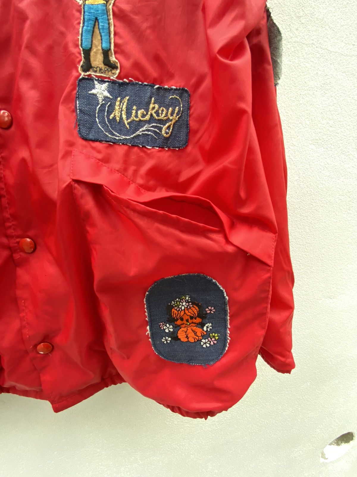 Vintage Vintage red nylon patch jacket Size US L / EU 52-54 / 3 - 7 Thumbnail