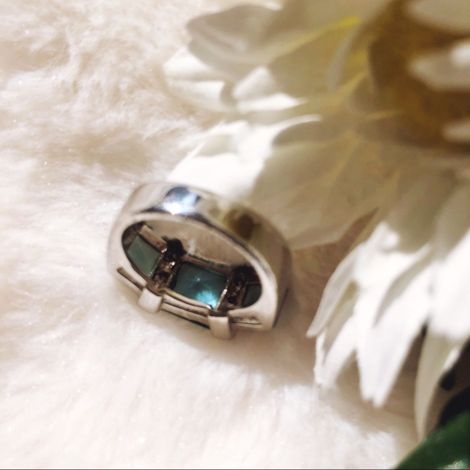 Other Sterling Silver Blue Crystal Band Ring Size ONE SIZE - 8 Thumbnail