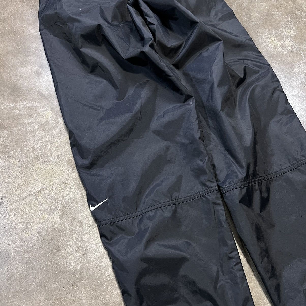 Vintage Vintage Y2K Nike Windbreaker Sweatpants Mini Swoosh Drill Size US 26 / EU 42 - 8 Thumbnail