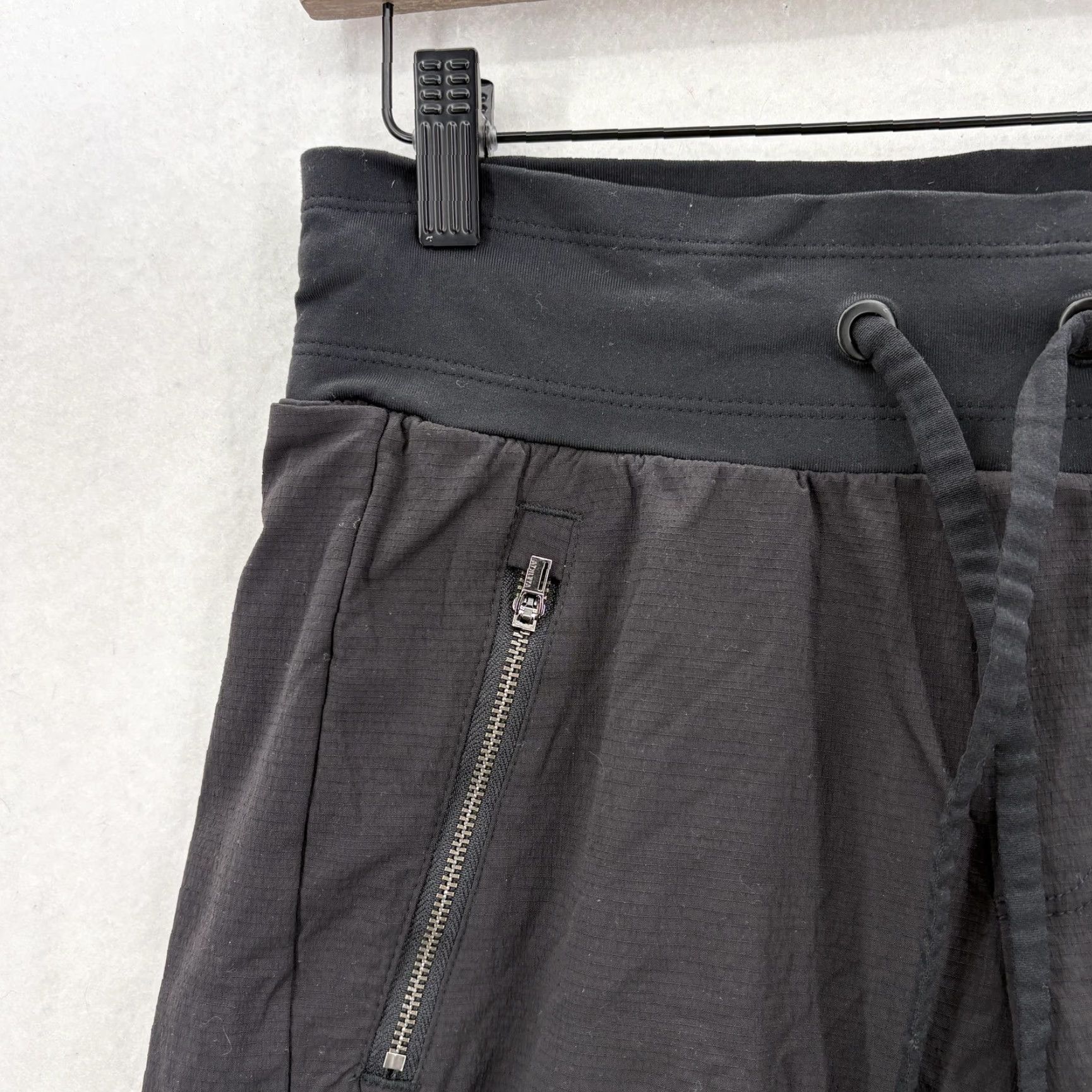 Athleta VINTAGE Athleta Trekkie North Jogger Pants Womens 0 Black Stretch Pockets Hiking Travel Size 25" / US 0 / IT 36 - 3 Thumbnail