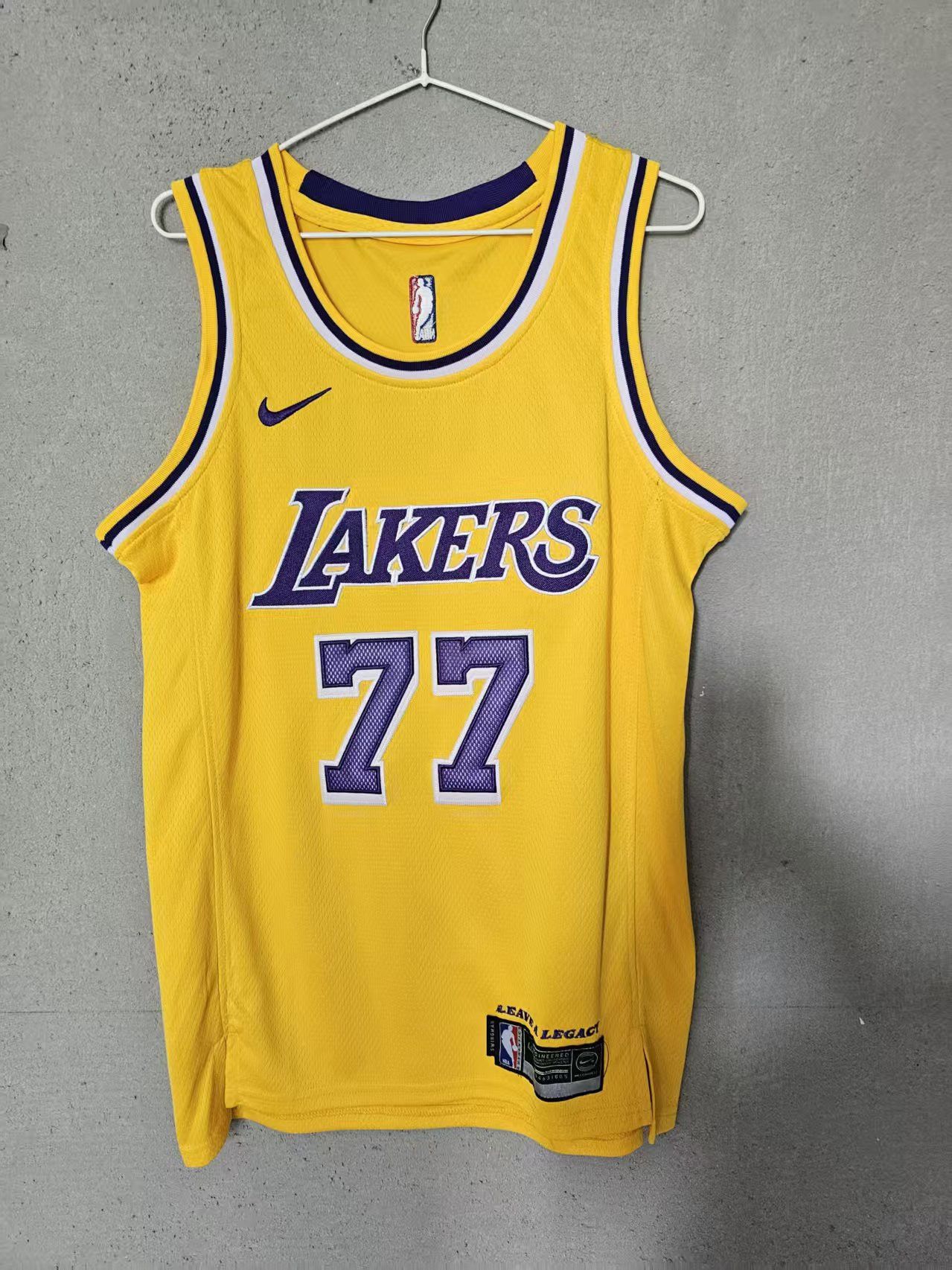 NBA Luka Dončić Jersey Los Angeles Lakers 77 Double Stitched Size US XL / EU 56 / 4 - 2 Thumbnail