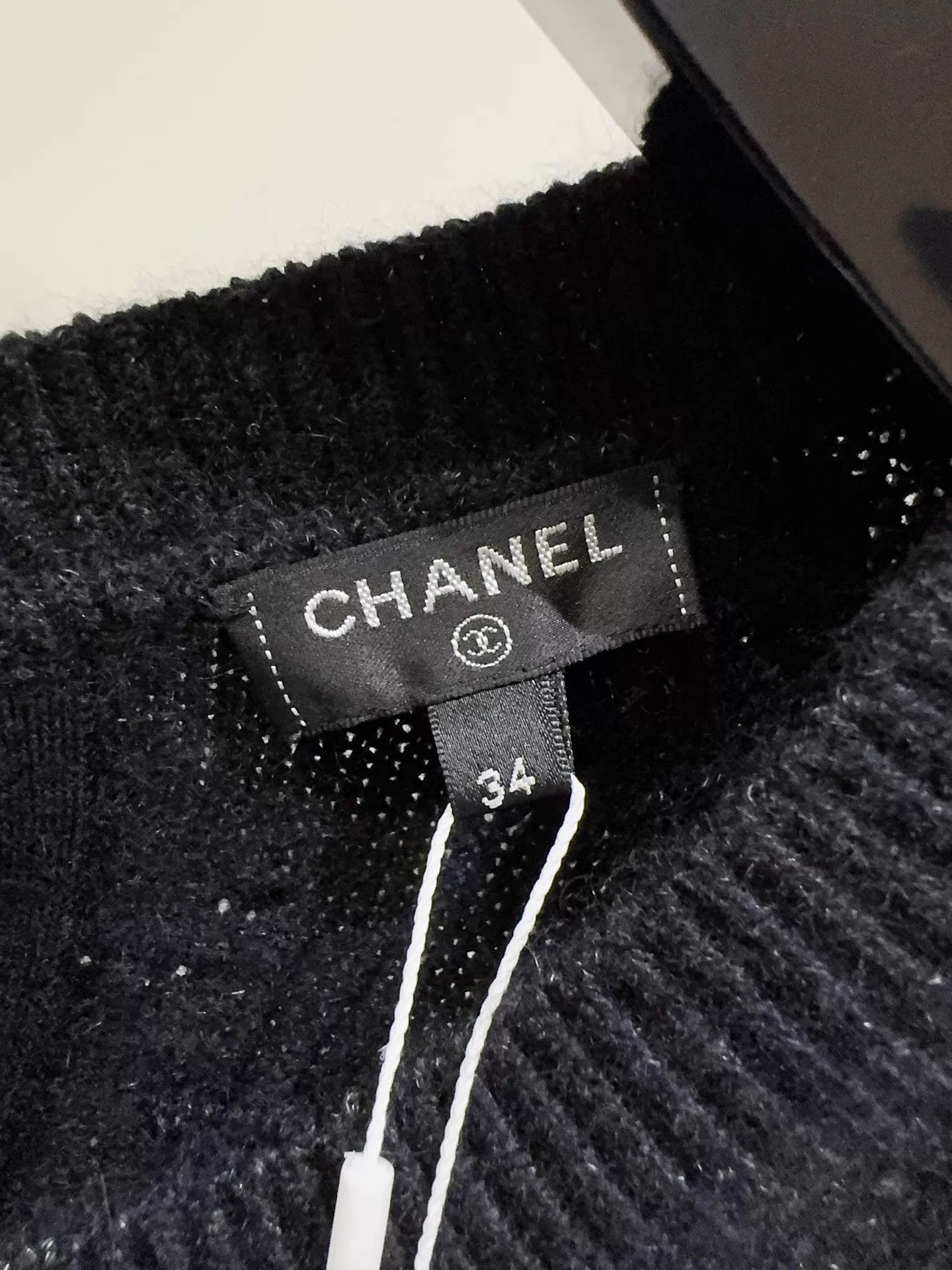 Chanel Chanel Black Embossed Dress Size 34 Soft Texture Size XS / US 0-2 / IT 36-38 - 2 Thumbnail