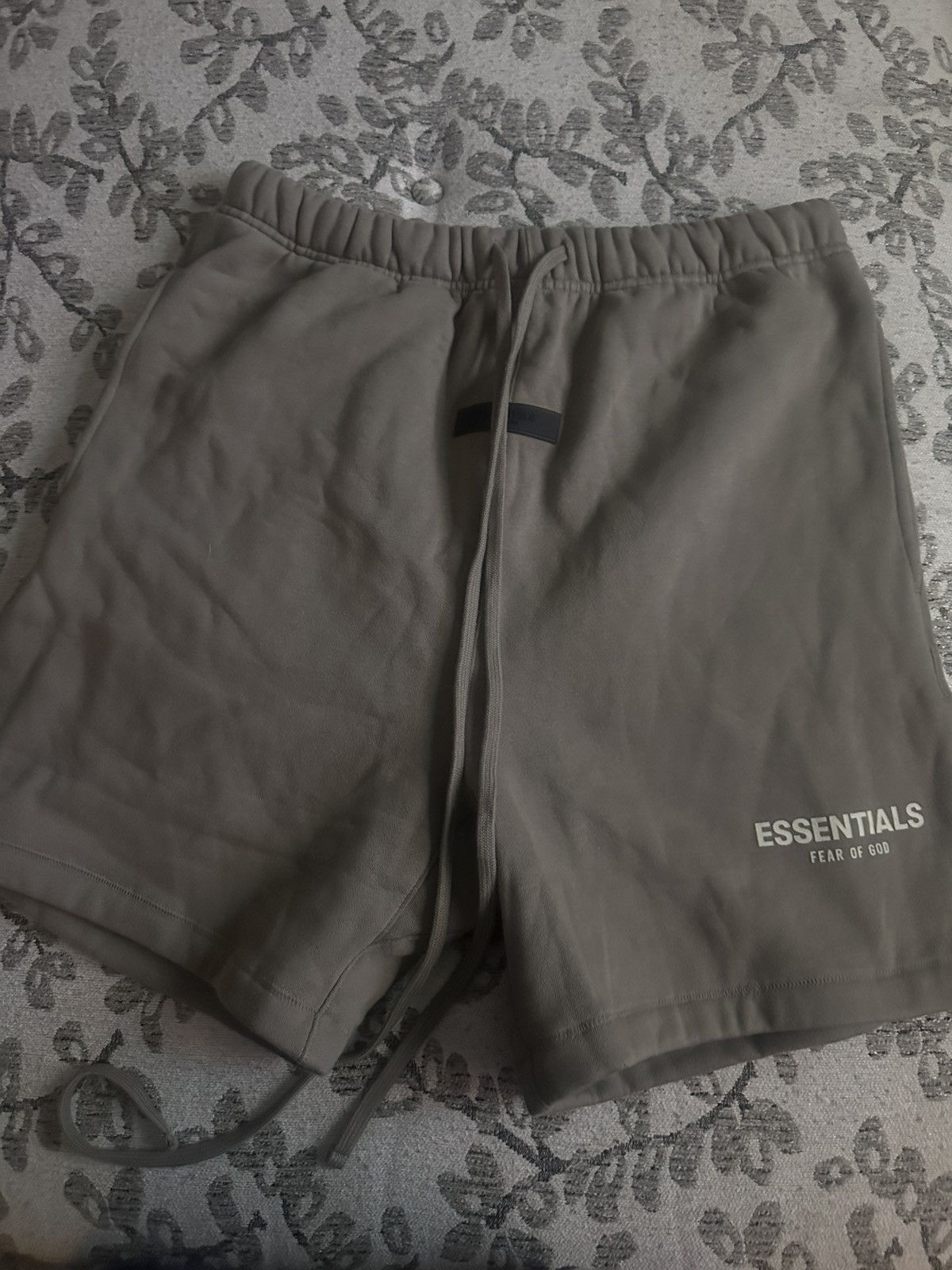 Fear of God fear of god essential shorts taupe Size US 36 / EU 52 - 1 Preview
