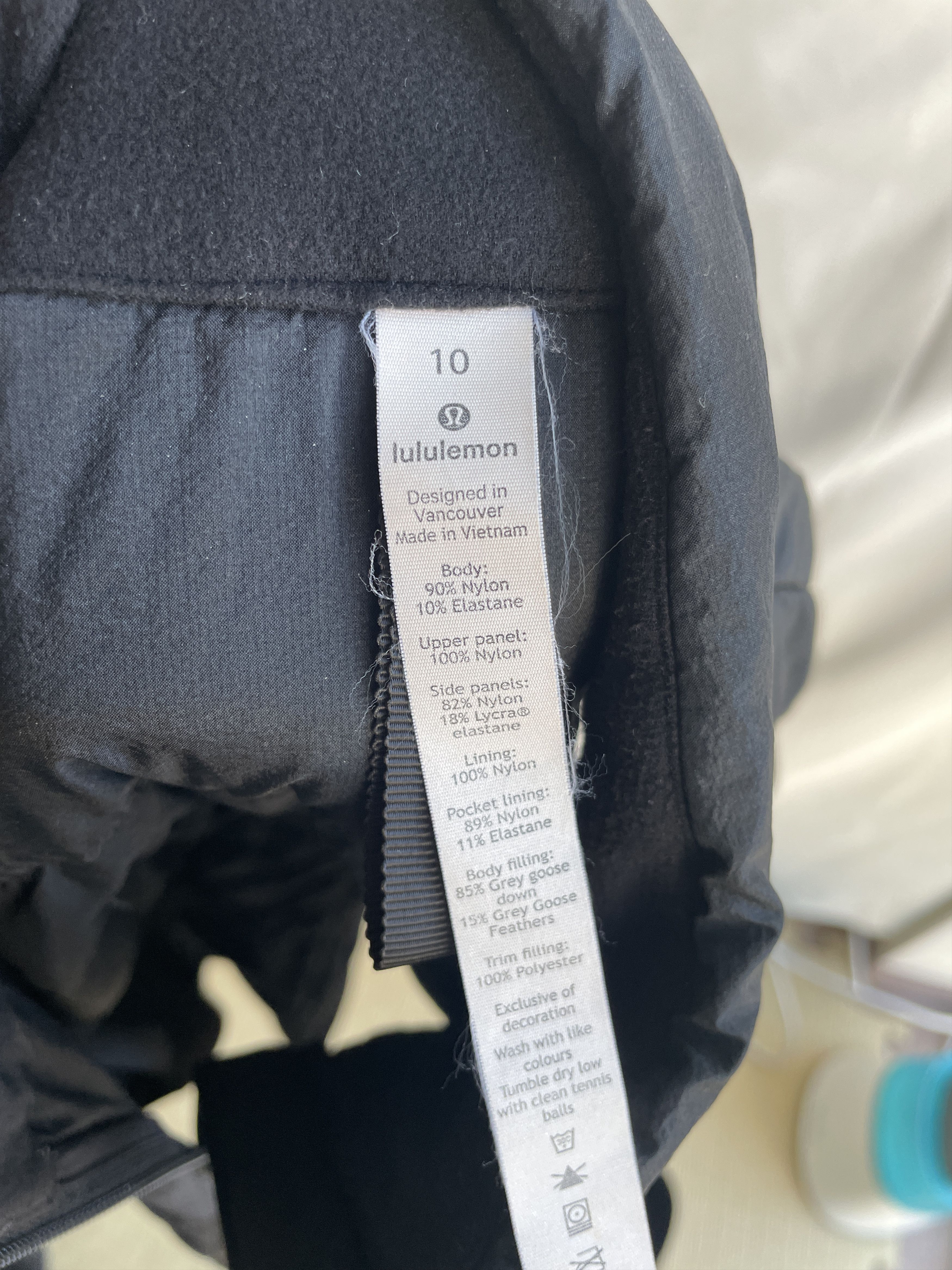 Lululemon Lululemon Womens Down for It All Goose Down Black Vest Size L / US 10 / IT 46 - 9 Thumbnail