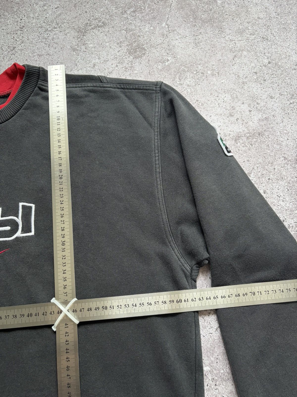 Nike Vintage Nike Tirol Football Faded Sweatshirt Size US L / EU 52-54 / 3 - 13 Thumbnail
