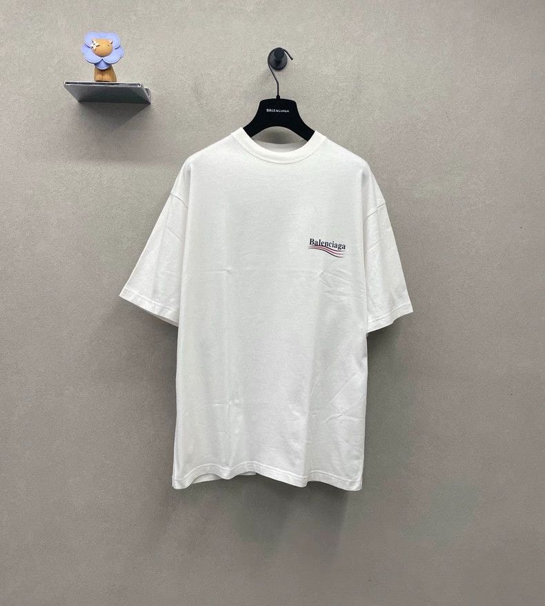 Balenciaga Balenciaga Solid Color Logo Alphabet Printed Round Neck Sh Size US XS / EU 42 / 0 - 1 Thumbnail