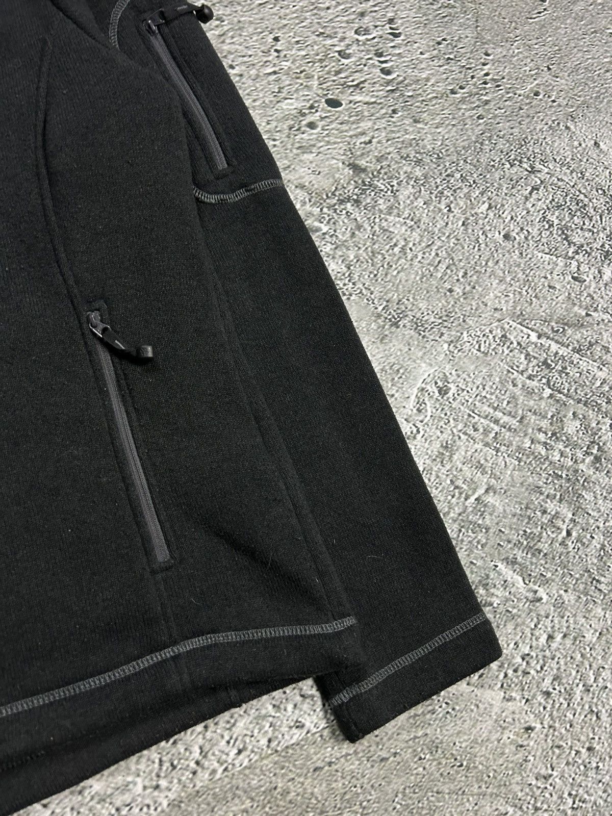 Jack Wolfskin × Vintage Vintage Jack Wolfskin Black Fleece Zip-Hoodie Size US M / EU 48-50 / 2 - 3 Thumbnail