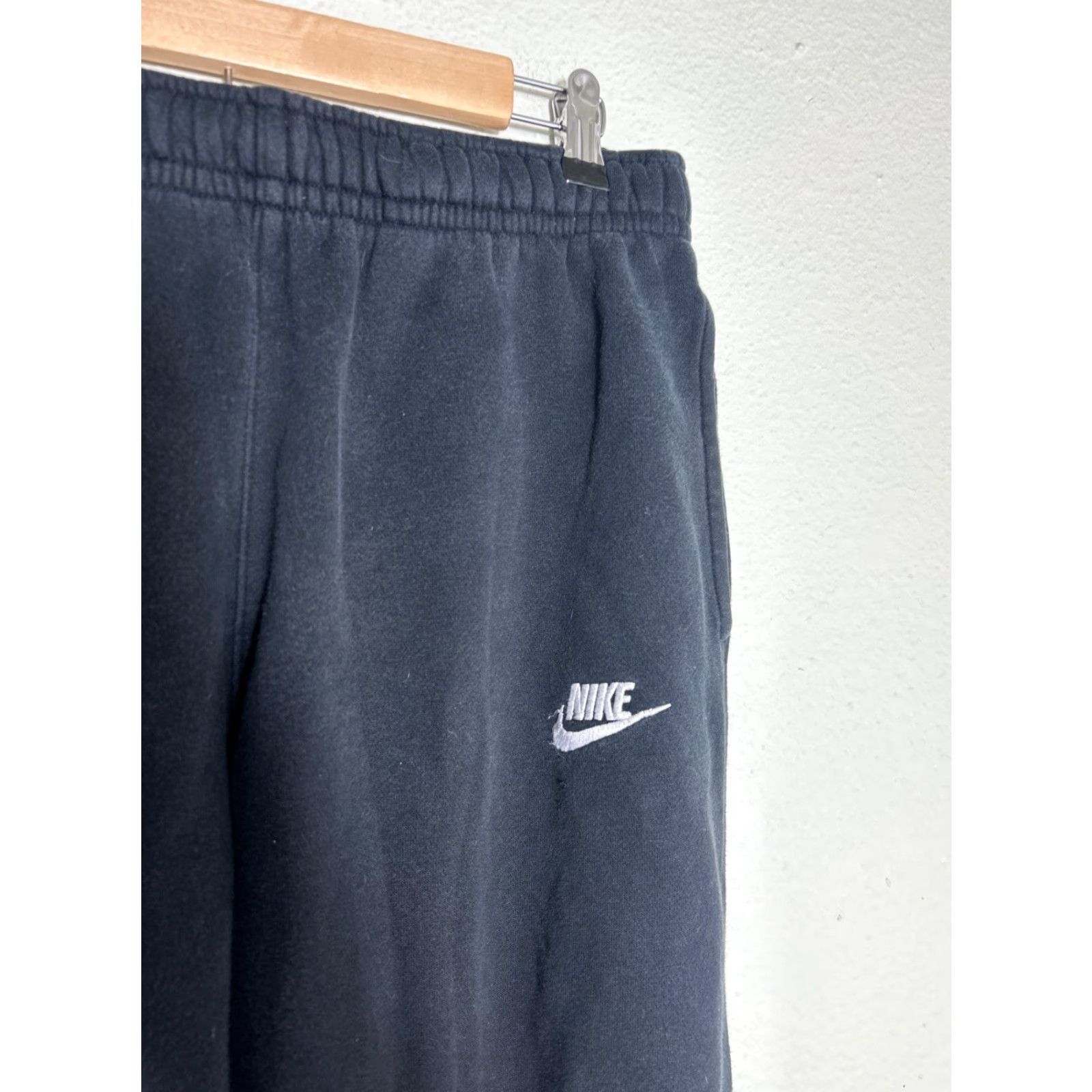 Nike Nike Pants Mens Medium Black Club Fleece Joggers Sweatpants Workout 30x28 Size US 31 - 5 Thumbnail
