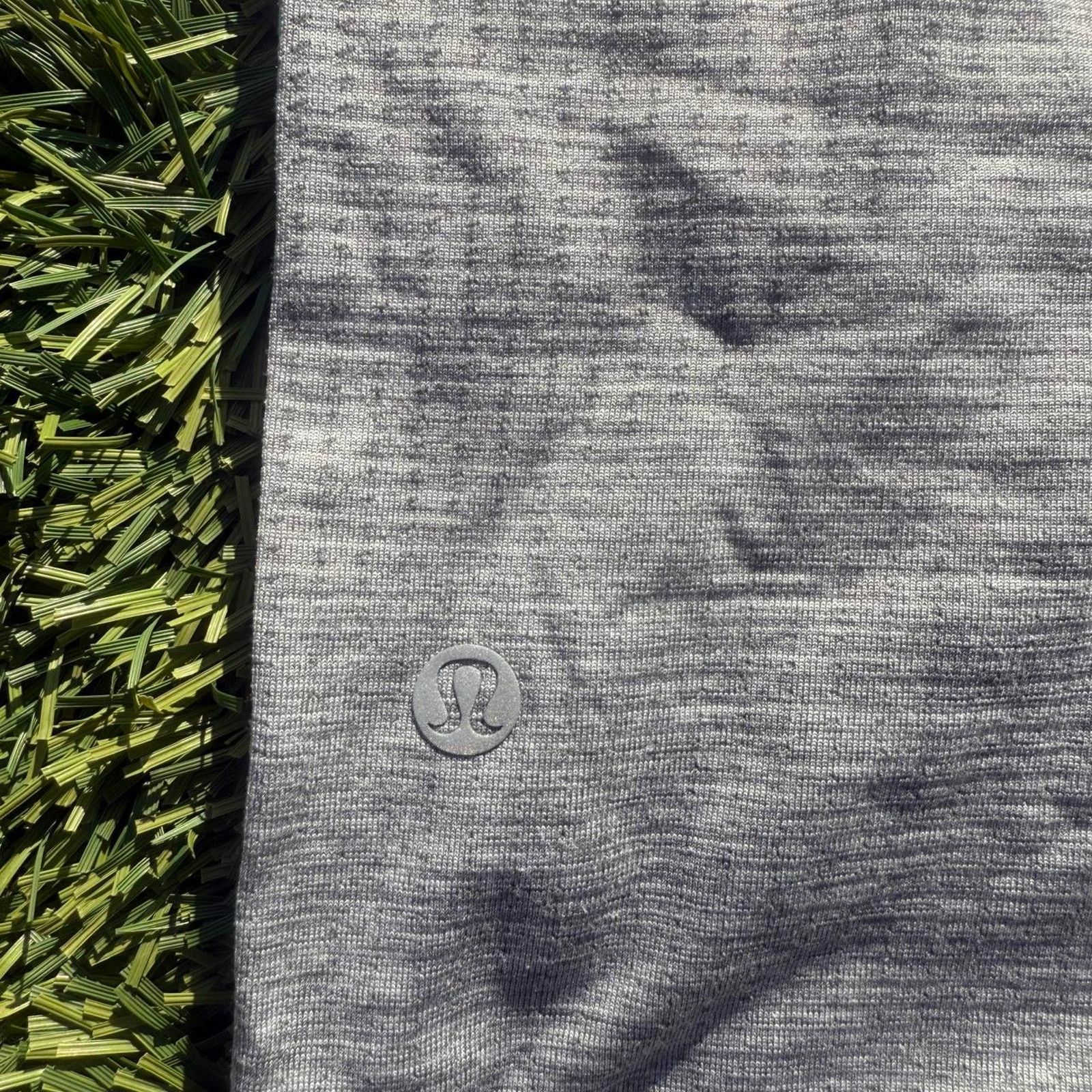 Lululemon Lululemon Grey Training Gym Shirt Size L Men's Size US L / EU 52-54 / 3 - 3 Thumbnail
