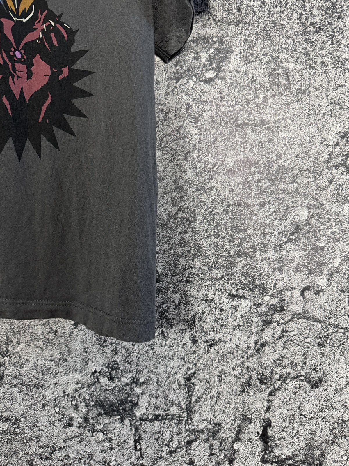 Uniqlo Men’s Uniqlo x Ultraman Belial T-Shirt Graphic Tee Size S Size US S / EU 44-46 / 1 - 5 Thumbnail
