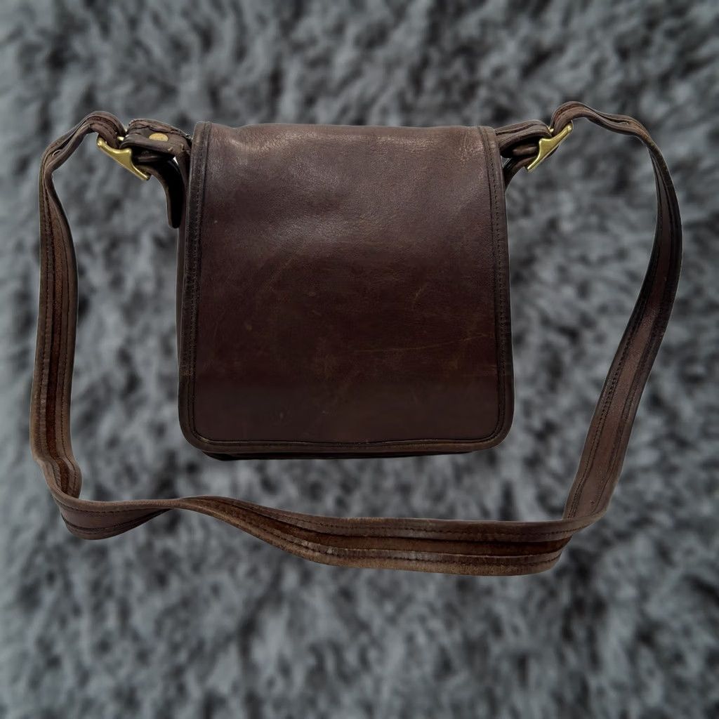 Coach VINTAGE Coach Legacy Crossbody Bag Dark Brown Leather 8in 3in Pregnancy? (image shows Classic) Size ONE SIZE - 1 Thumbnail