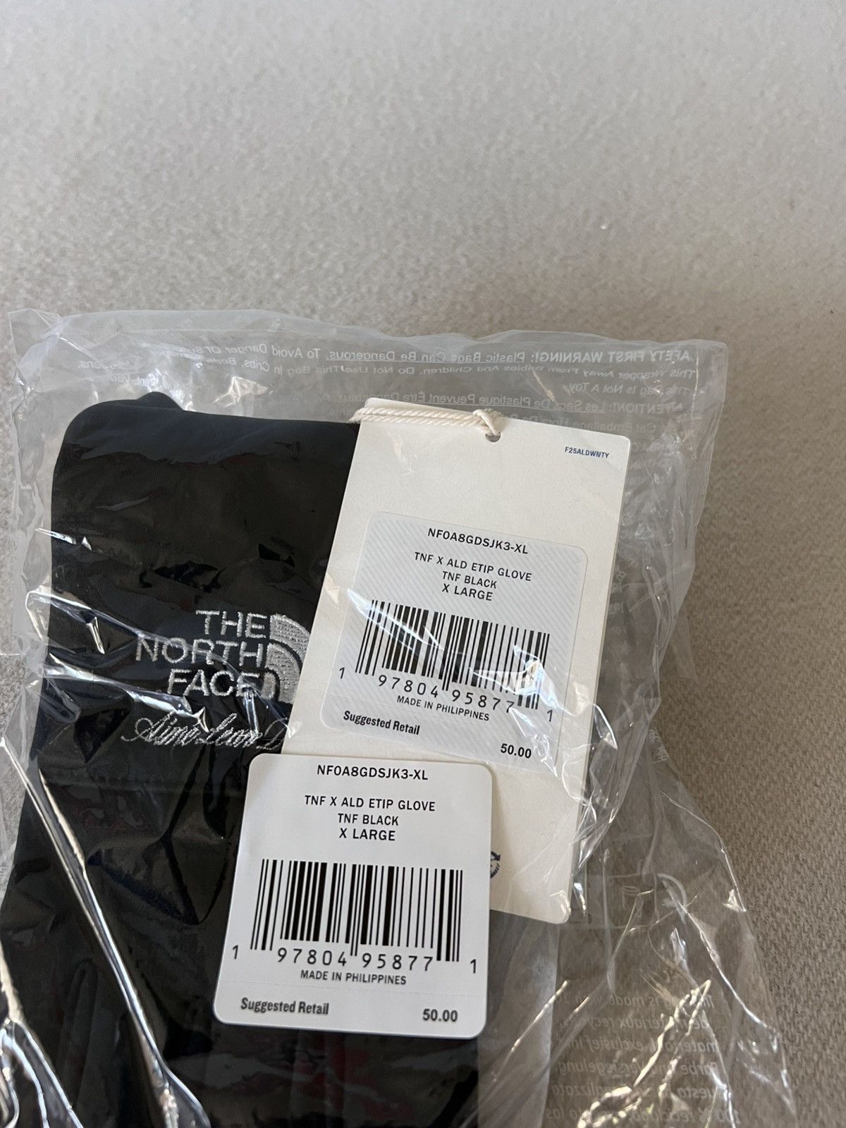 Aime Leon Dore XL Aime Leon Dore The North Face Etip Gloves in Black Size ONE SIZE - 4 Thumbnail