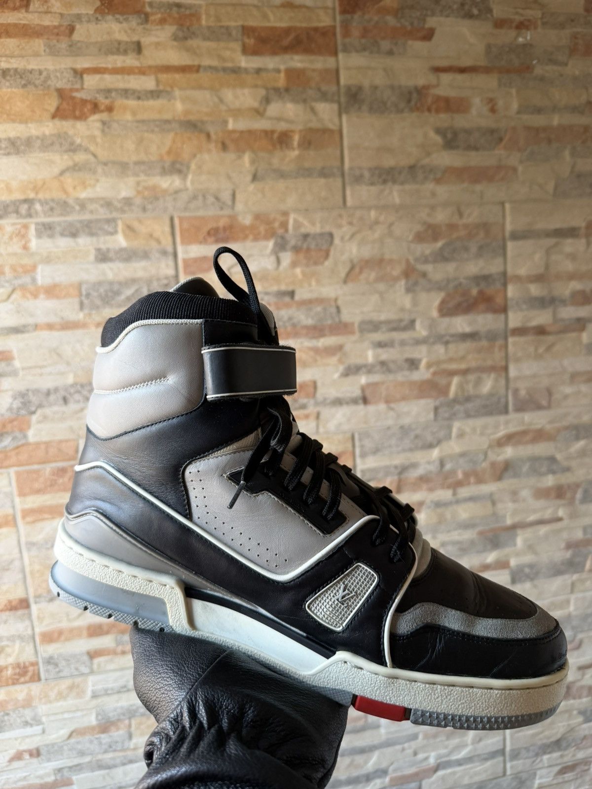 Louis Vuitton Louis Vuitton Hi-Top Trainer Sneakers SS19 Size US 10 / EU 43 - 12 Thumbnail