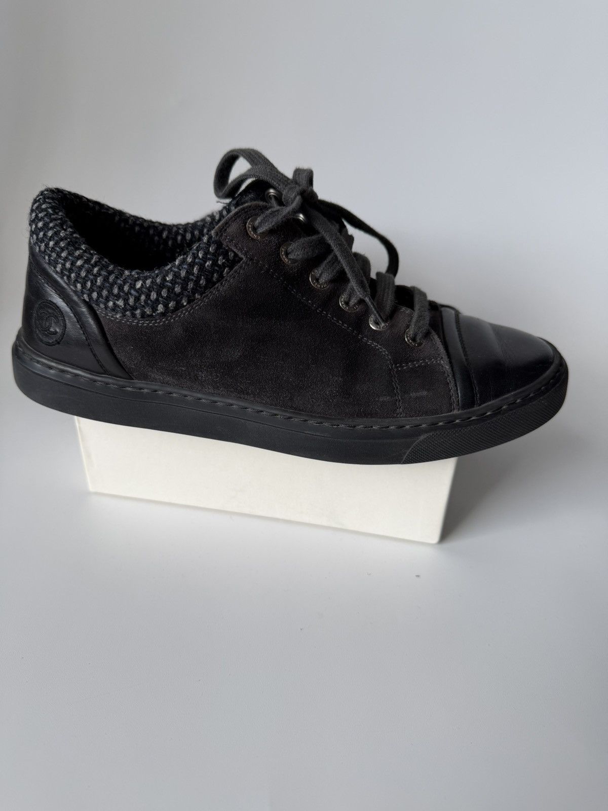 Chanel CHANEL Gray Black Suede Tweed Low Top Lace Up Sneaker Shoes Size US 7 / IT 37 - 5 Thumbnail