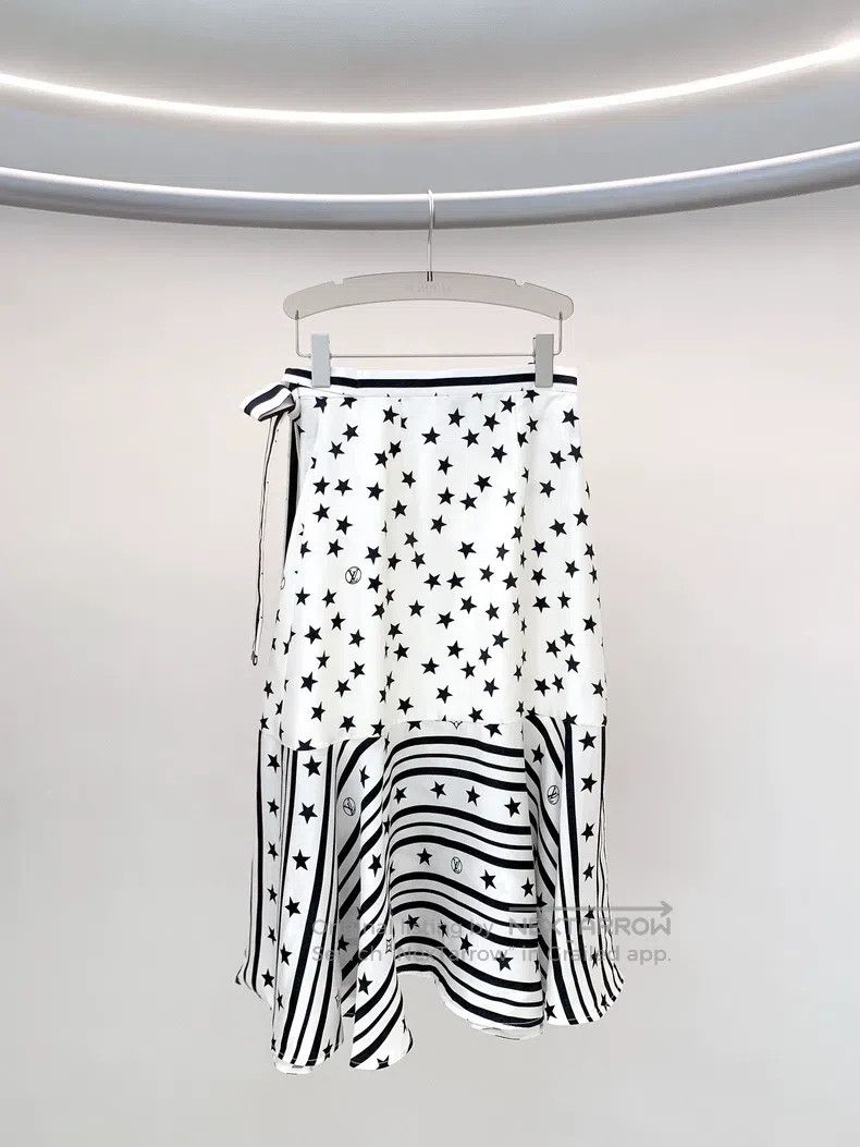 Louis Vuitton Louis Vuitton Star Skirt Size 35" - 4 Thumbnail