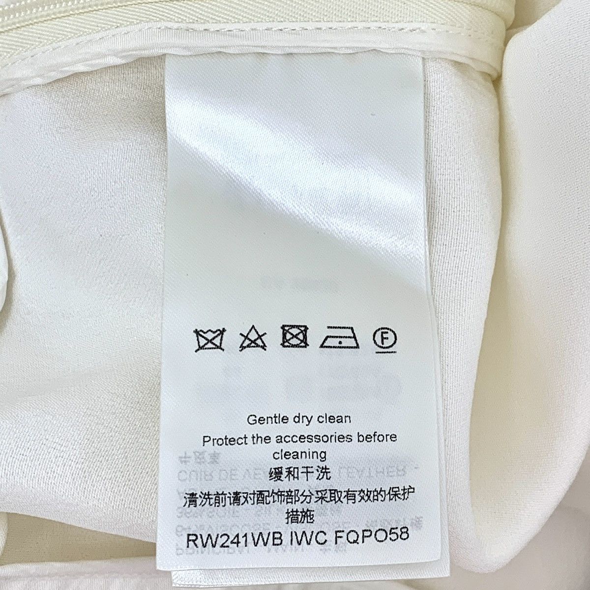 Louis Vuitton Louis Vuitton 24SS White Casual Shorts K26WX Size 26" / US 2 / IT 38 - 6 Thumbnail