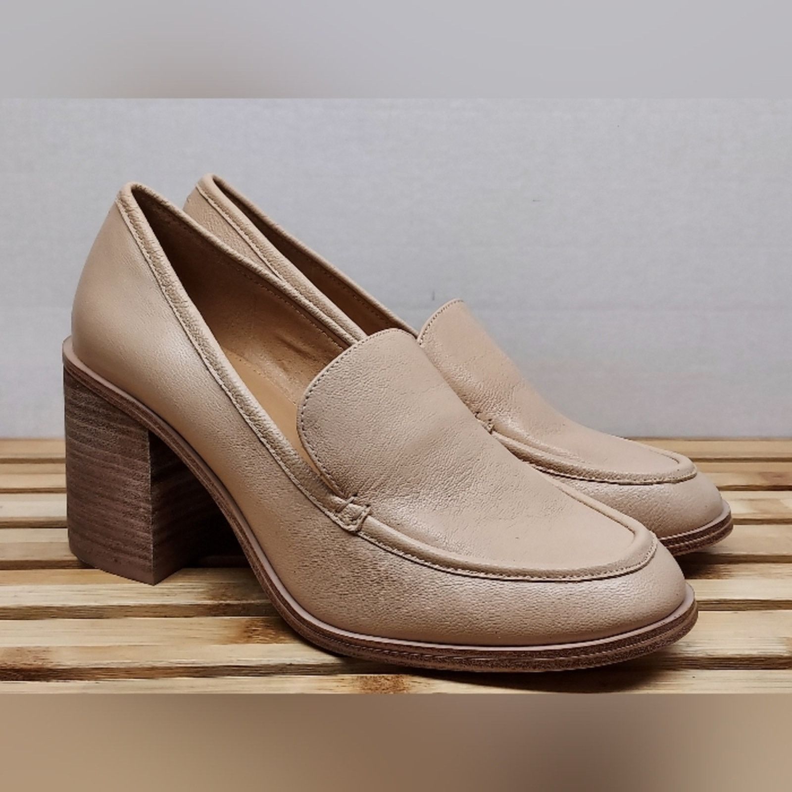 Other Crown Vintage Womens Beigh Caitlun Block Heel Pumps Size 10 Size US 10 / IT 40 - 2 Thumbnail