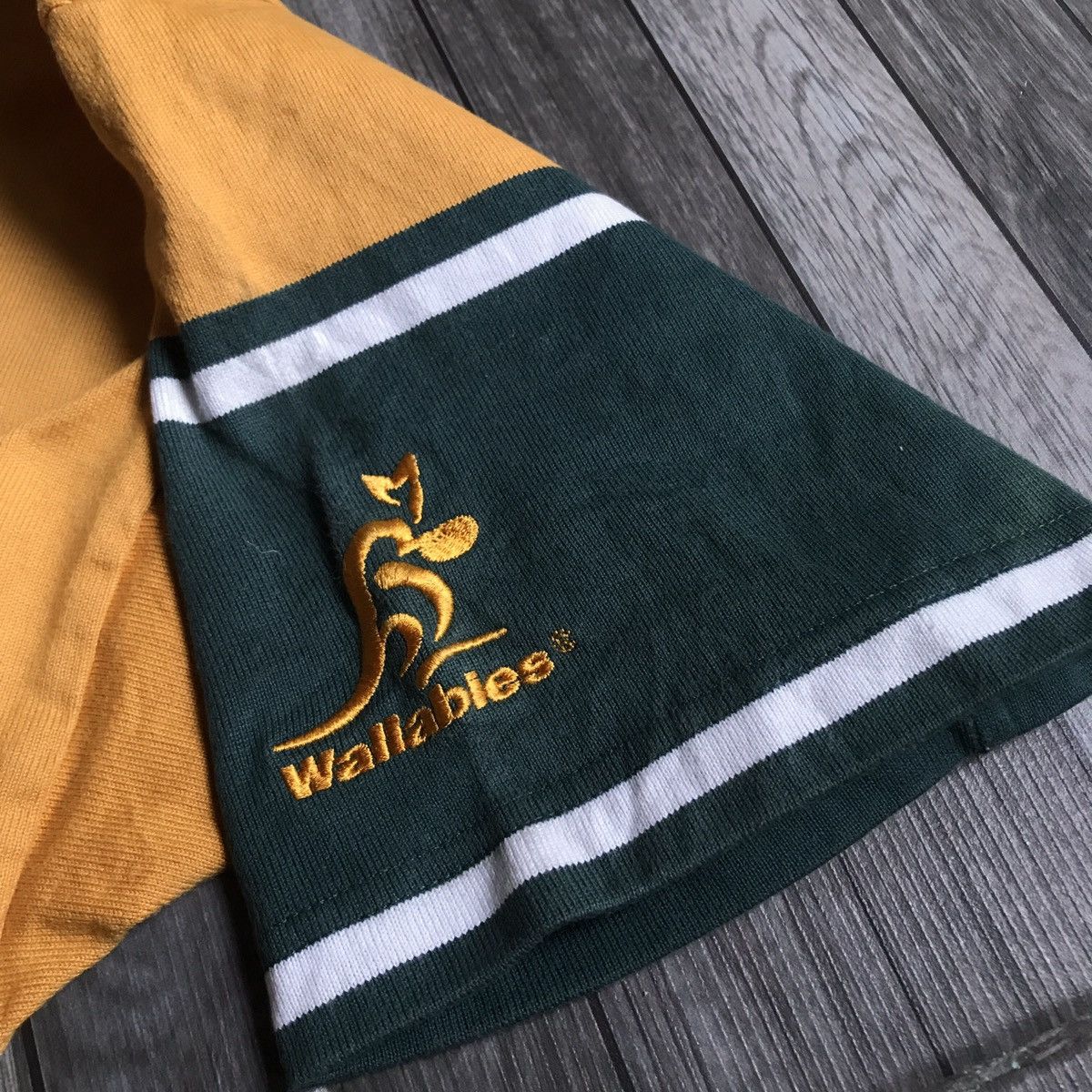 Canterbury of New Zealand × Vintage 2003 AUSTRALIA WALLABIES canterbury jersey Size US M / EU 48-50 / 2 - 7 Thumbnail