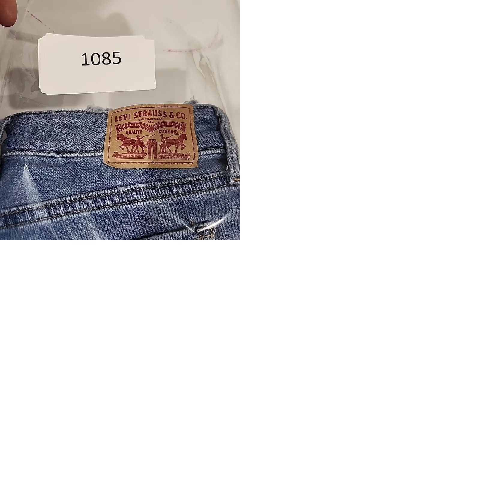 Levi's Levi's 711 Skinny Stretch Distressed Raw Hem Cuff Jeans Women's Sz 26 Light Wash Leather? Size 26" / US 2 / IT 38 - 10 Thumbnail