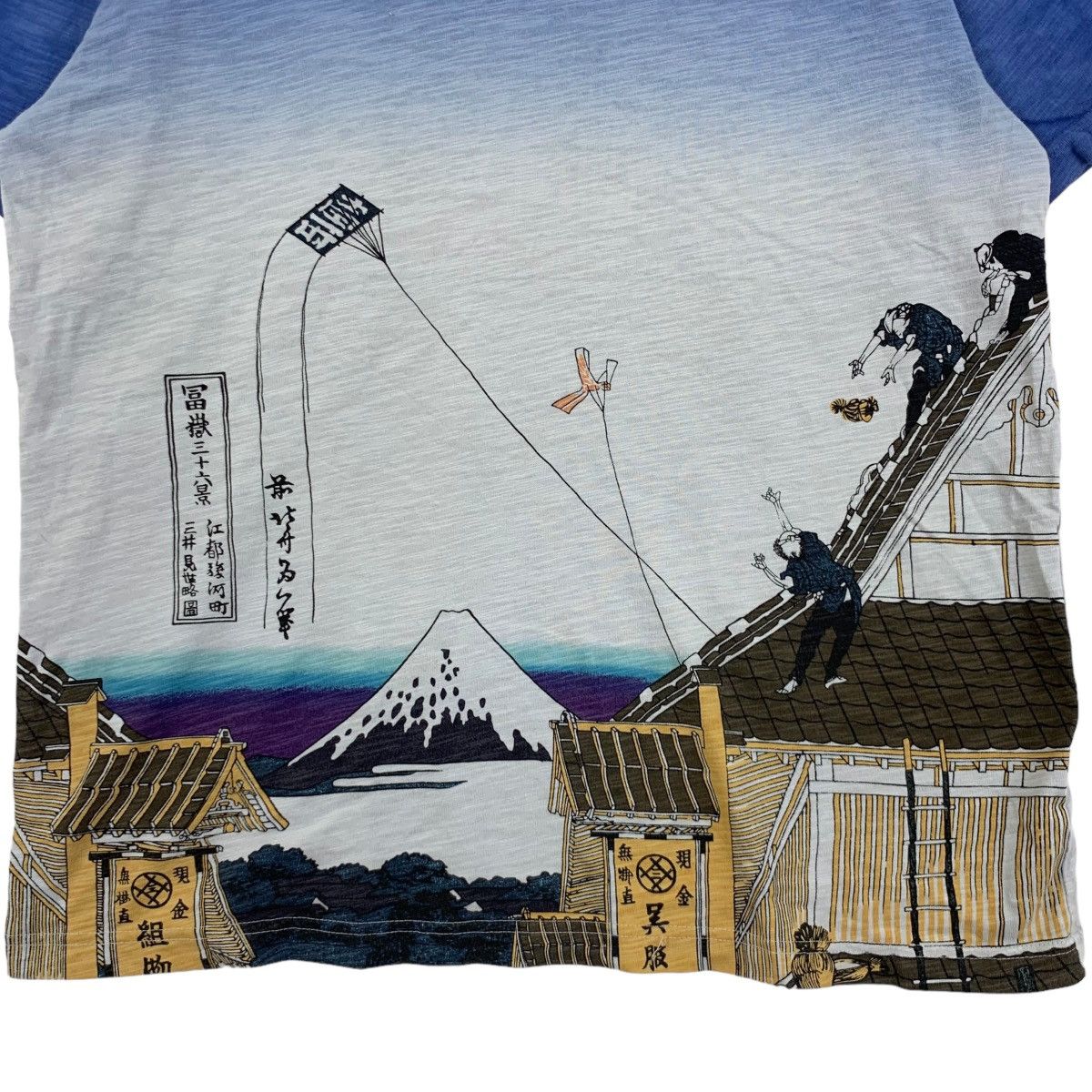 Uniqlo JAPAN TRADITIONAL Hokusai Blues Culture Tee Shirt Size US XL / EU 56 / 4 - 3 Thumbnail