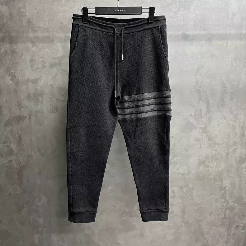 Thom Browne Thom browne Size3 Charcoal gray classic four-striped waffle Size US 33 - 1 Thumbnail