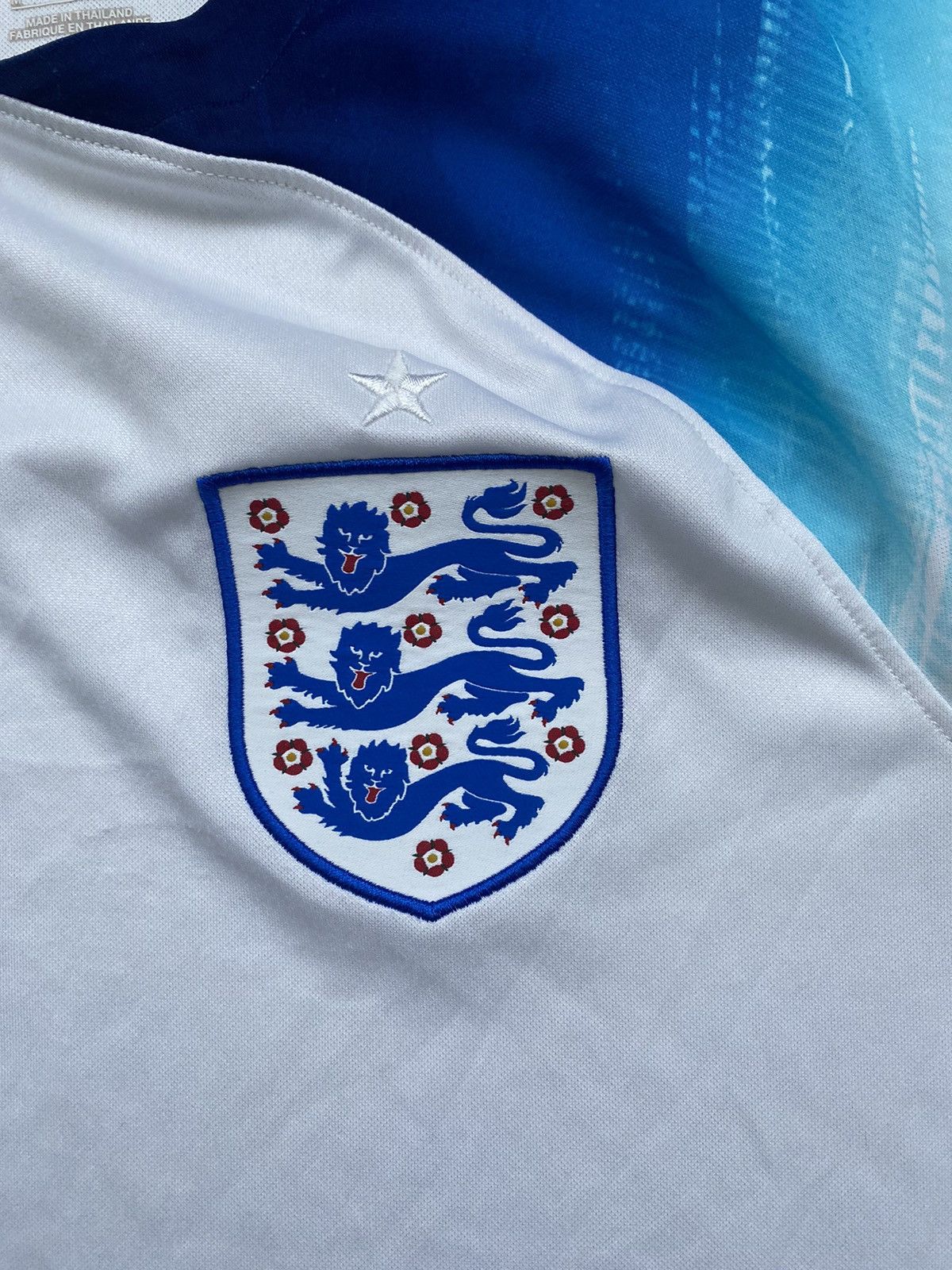 Nike Nike England team soccer jersey y2k Size US M / EU 48-50 / 2 - 5 Thumbnail