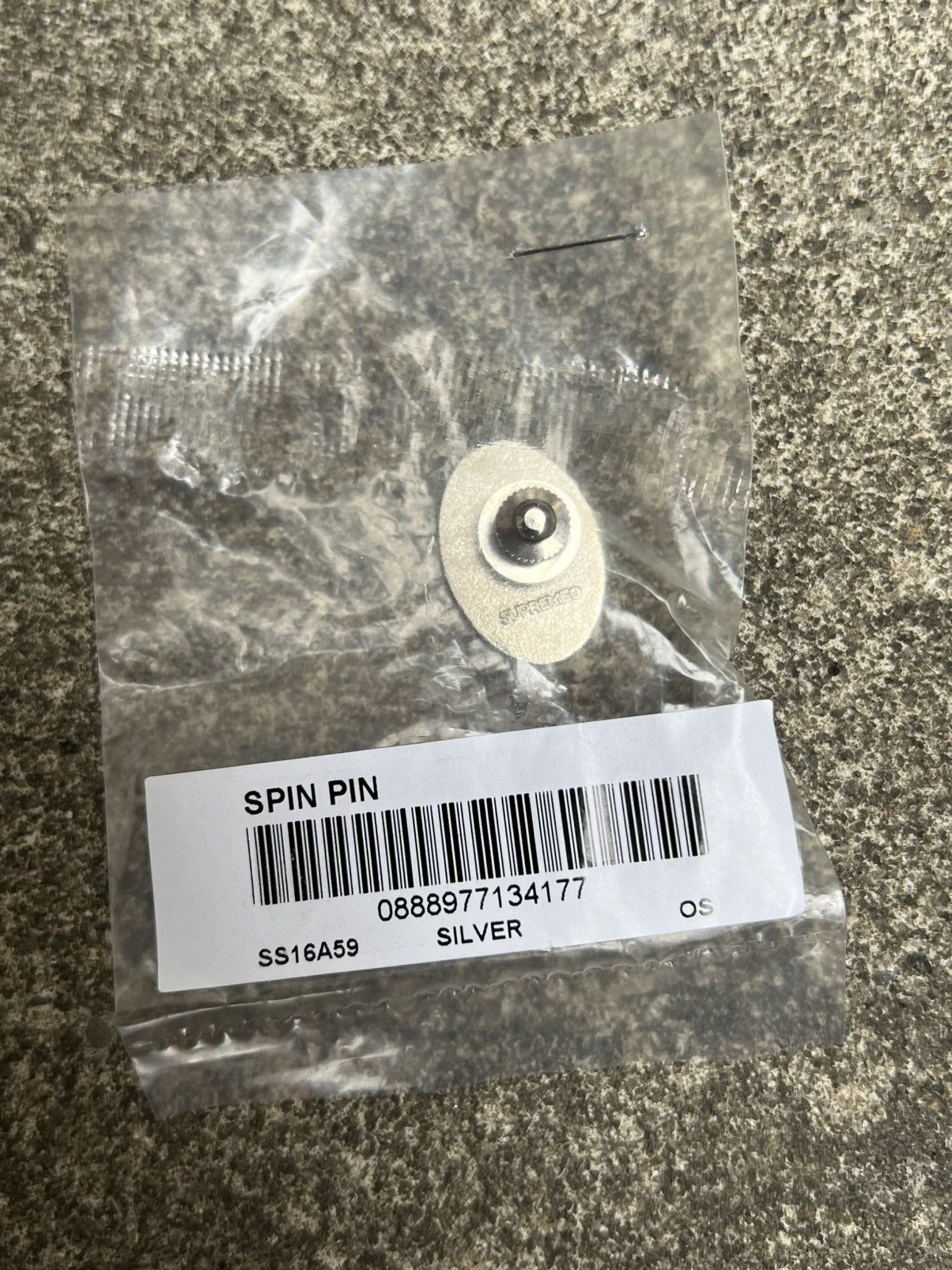 Supreme Supreme 2016 Spin Shout Logo Pin New Never Opened Size ONE SIZE - 2 Thumbnail