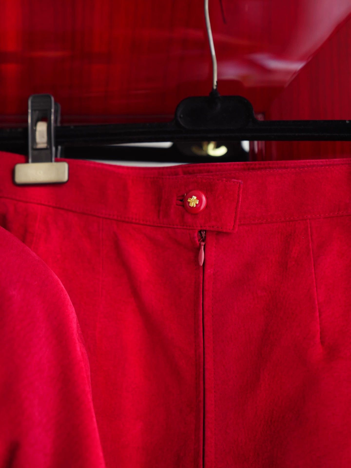 Chanel Chanel 1990 FW Runway 2-Piece Suit Crimson Navy Suede Fr40 Size L / US 10 / IT 46 - 5 Thumbnail