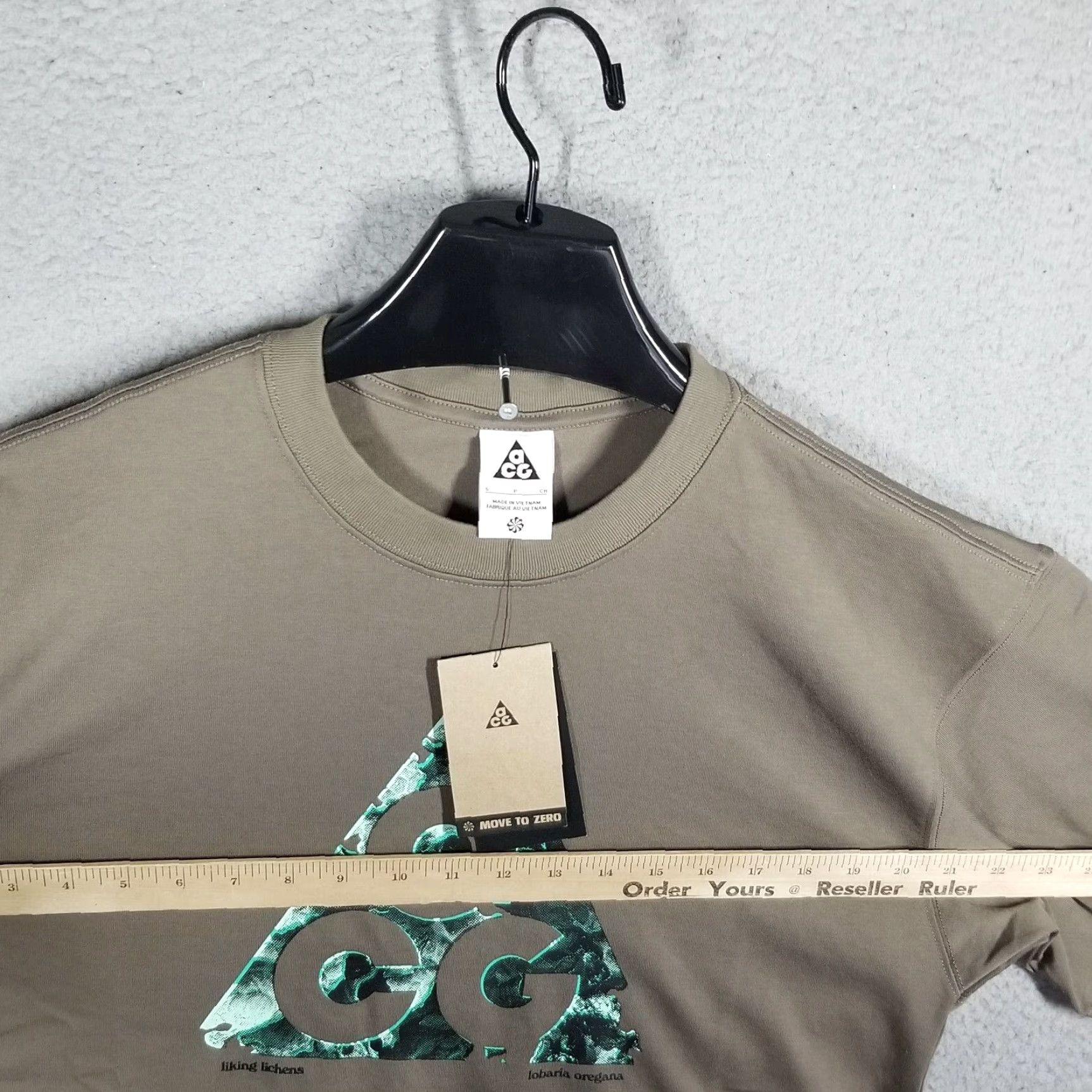 Nike Nike ACG Logo T-Shirt Mens Small Olive Green DV9636-040 Size US S / EU 44-46 / 1 - 7 Thumbnail