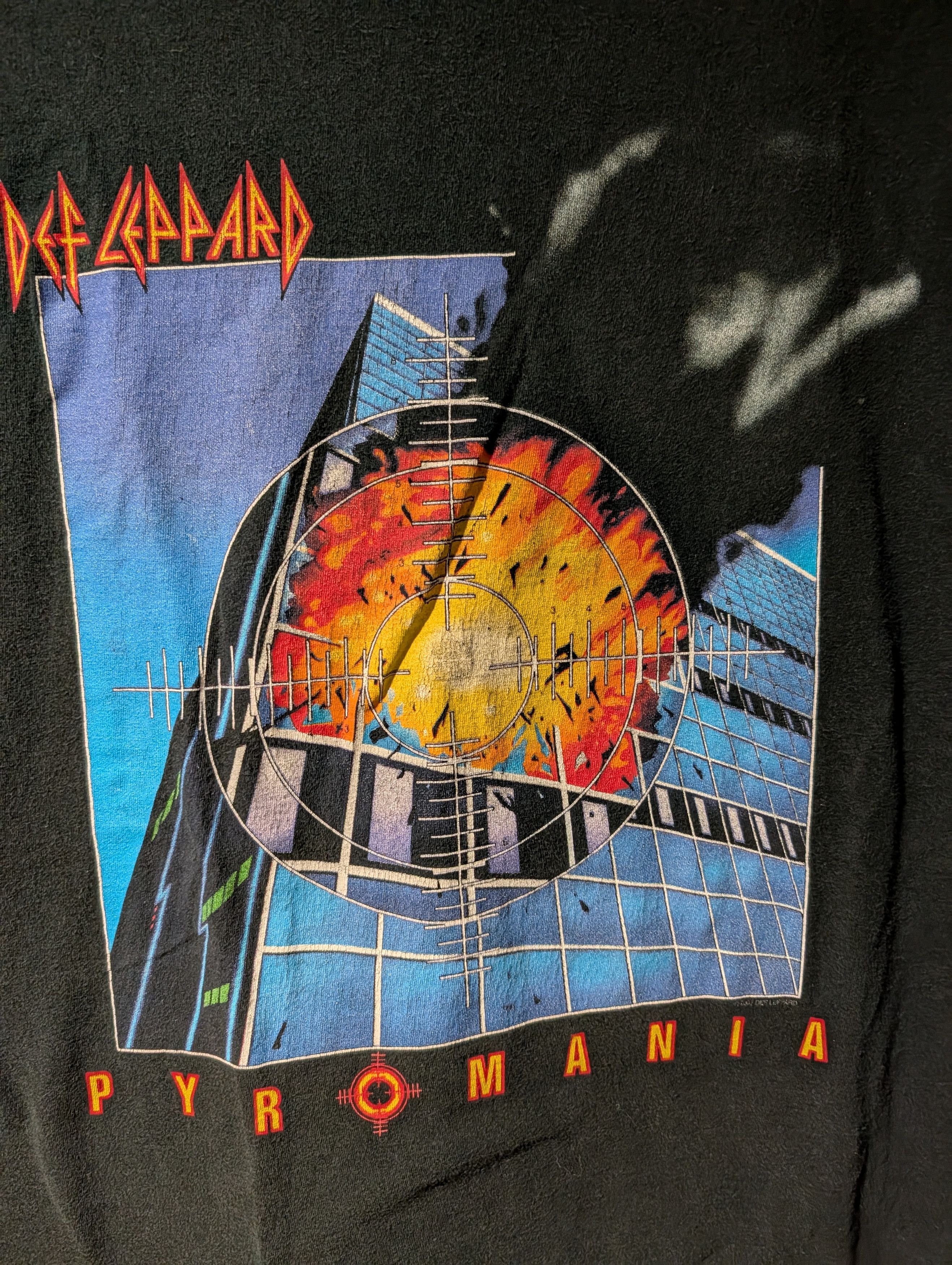 Band Tees Vintage 2007 Def Leppard Pyromania Band X-Large T-Shirt Size US XL / EU 56 / 4 - 2 Thumbnail