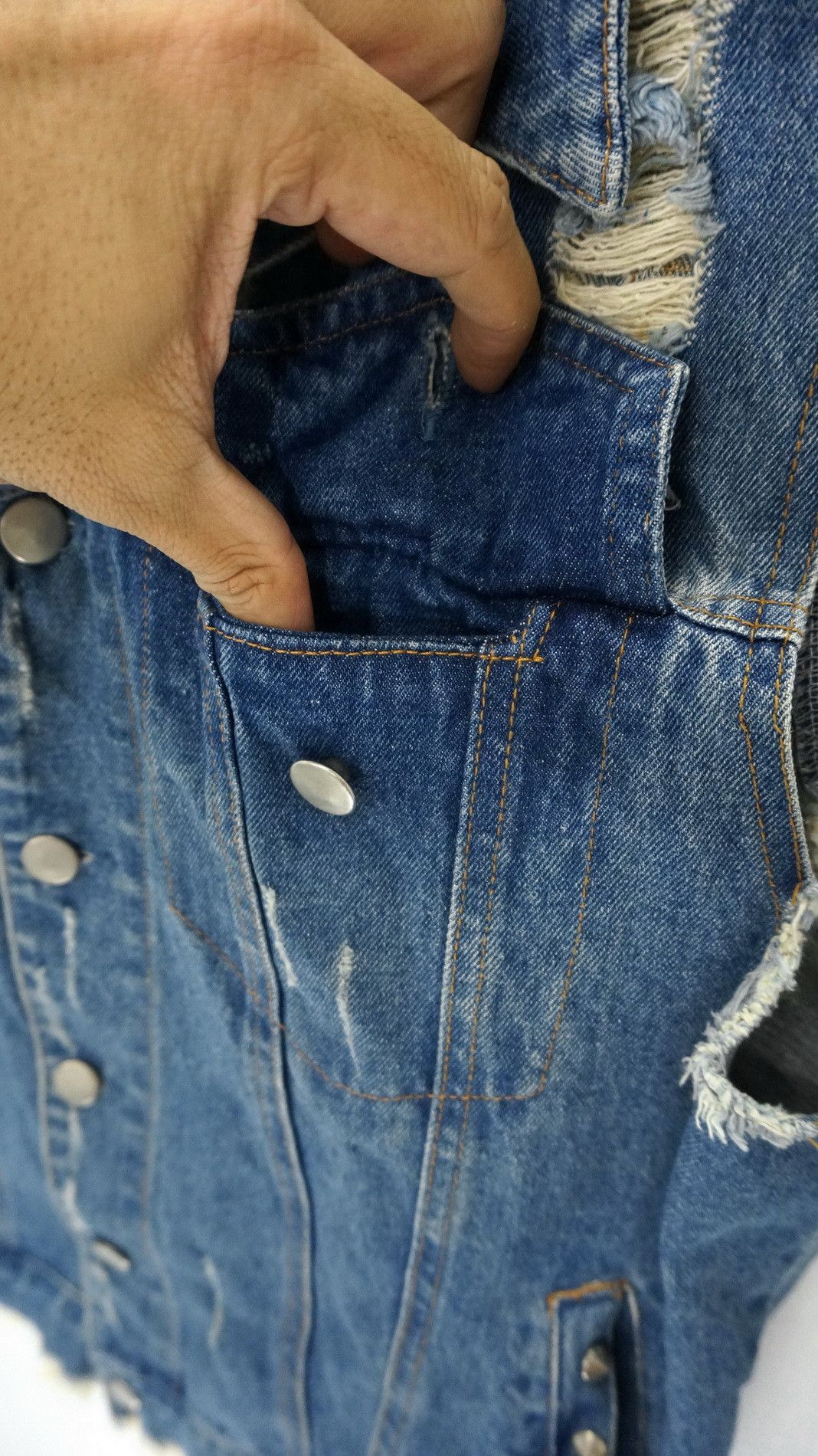 Japanese Brand Vintage Japanese Distressed Studded Sleveless Denim Jacket Size US S / EU 44-46 / 1 - 8 Thumbnail