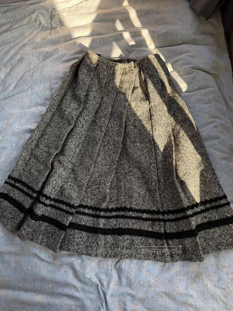 Comme des Garcons Comme Des Garcons size M Wool Blend Knit Skirt Size 22" - 2 Thumbnail