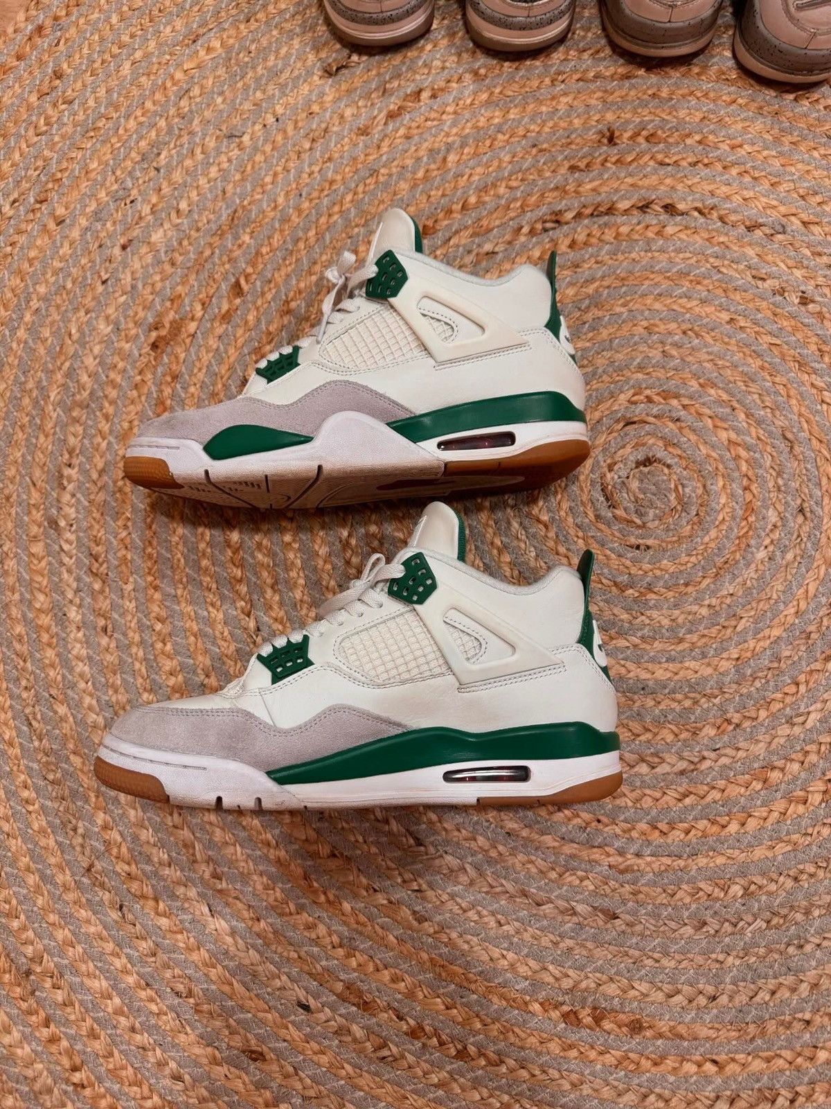 Jordan Brand Jordan 4 SB Retro Pine Green Size US 8.5 / EU 41-42 - 2 Thumbnail
