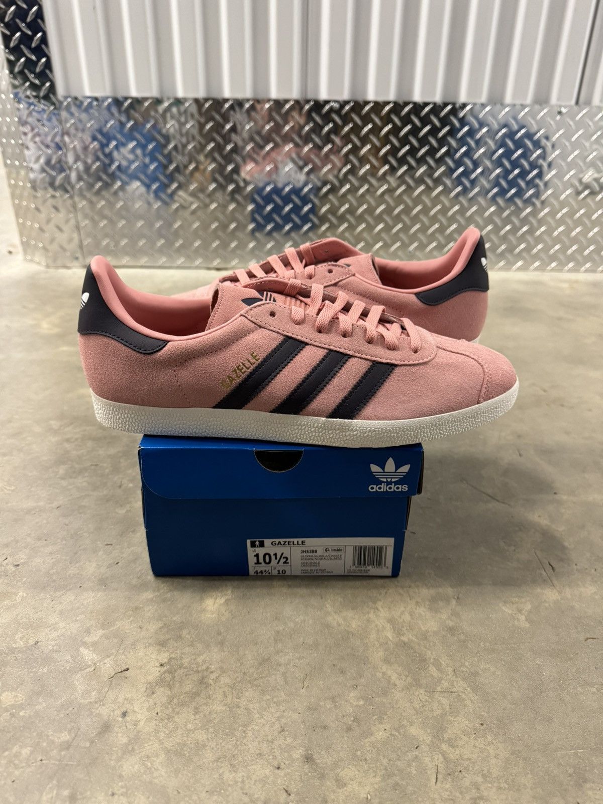 Adidas Adidas Gazelle Pink Black Size 10.5 Size US 10.5 / EU 43-44 - 1 Thumbnail