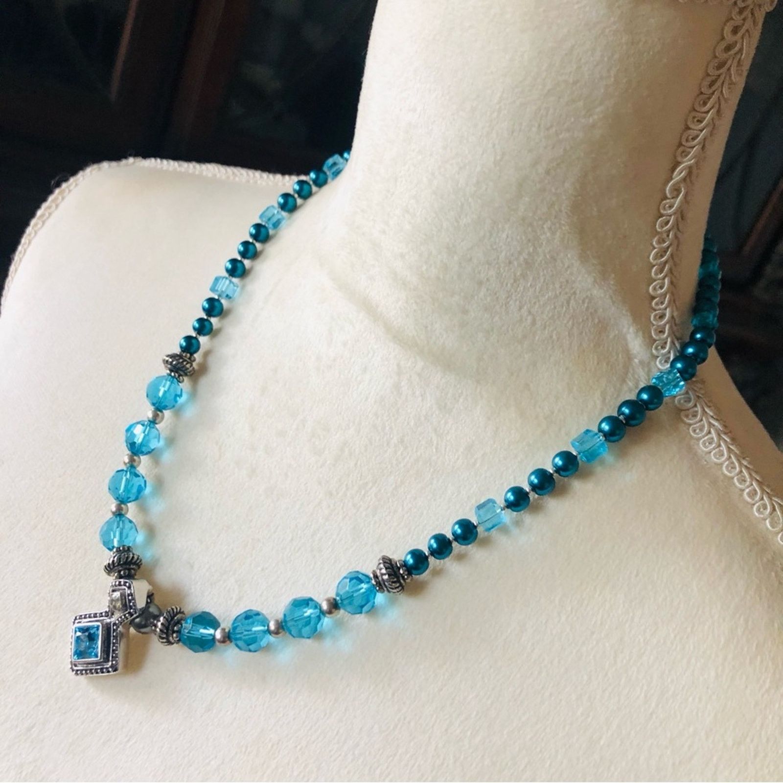 Handmade Handcrafted repurpose faceted blue crystal pendant necklace Size ONE SIZE - 5 Thumbnail