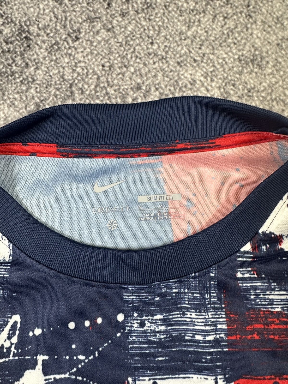 Nike Nike PSG Soccer Jersey Streetwear Rare Casual Style M Drill Size US M / EU 48-50 / 2 - 3 Thumbnail