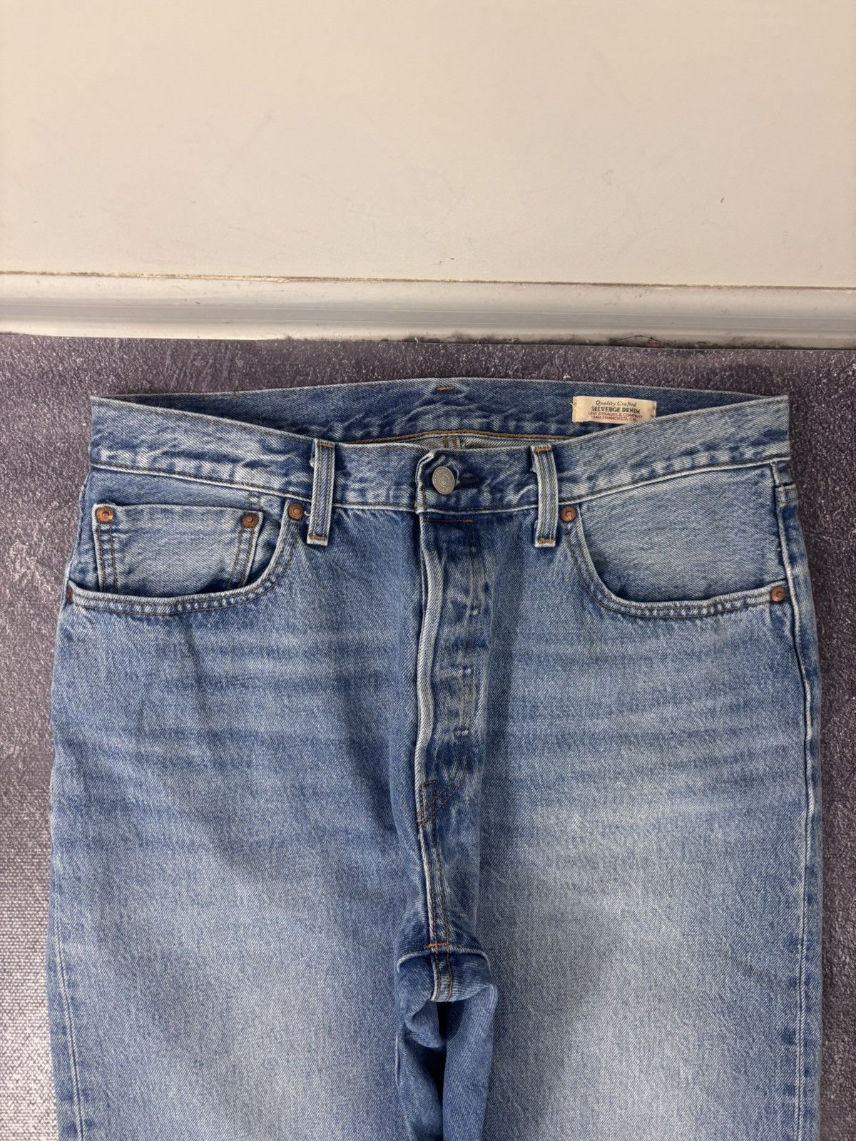 Levi's Levi’s 501 ‘90s Men’s Blue Straight Fit Selvedge Denim Jeans Size US 31 - 11 Thumbnail