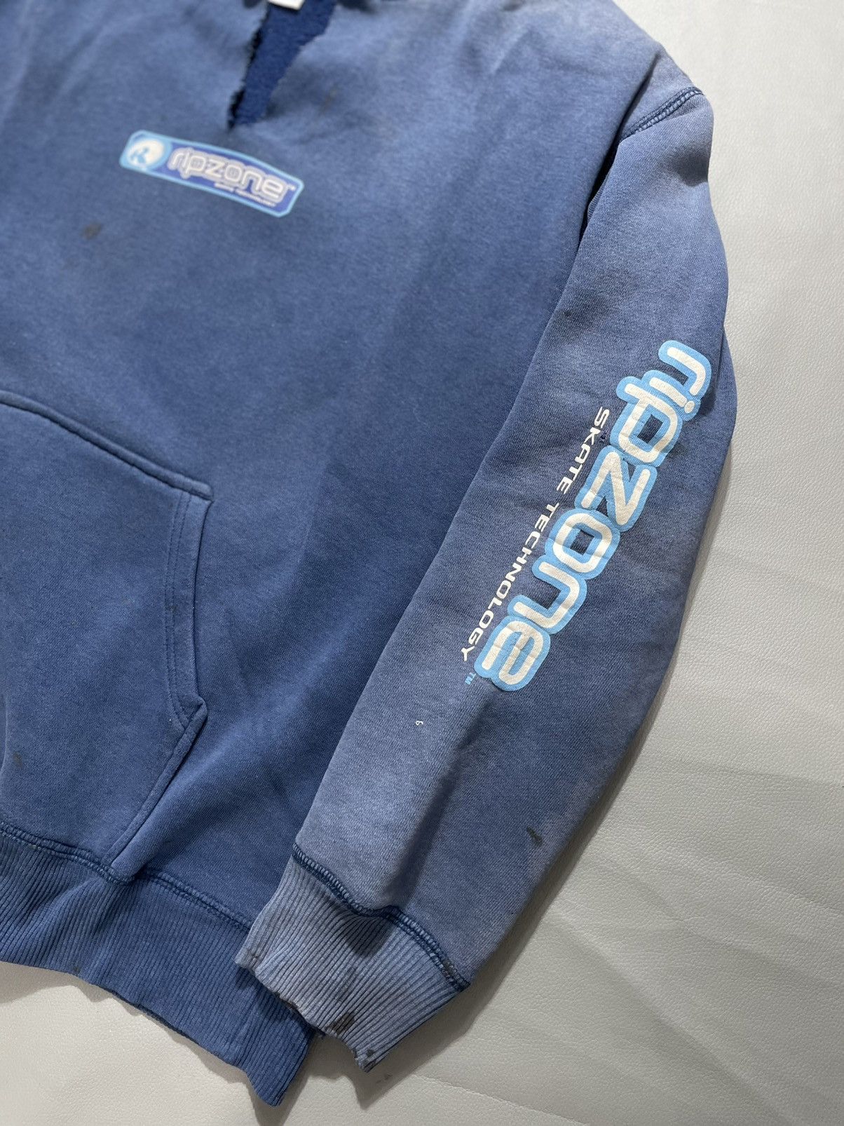 Vintage Rare Vintage Ripzone Skate Tech Distrssed Hoodie Size US M / EU 48-50 / 2 - 2 Thumbnail