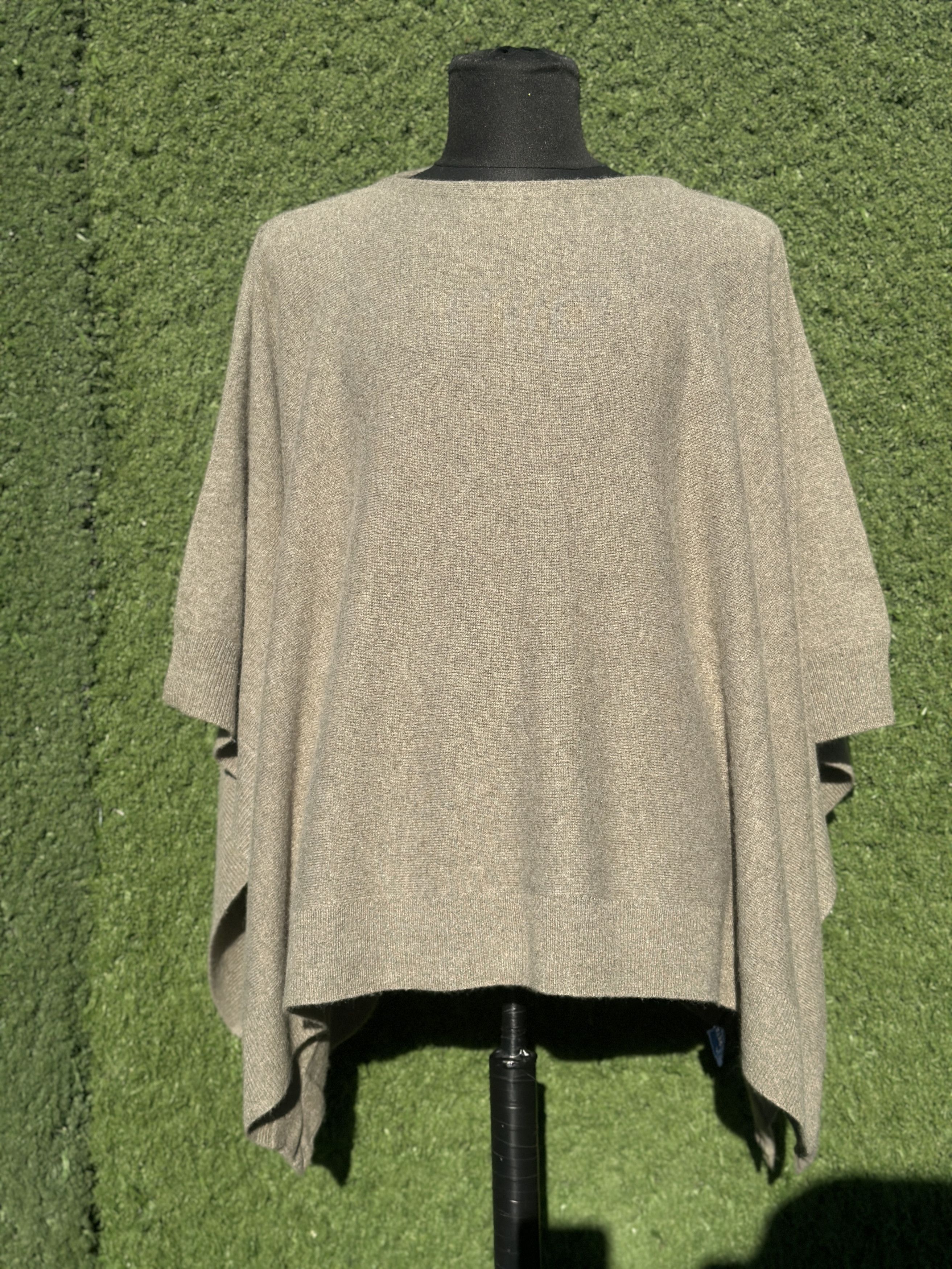 Ralph Lauren Ralph Lauren 100% Cashmere Open-Side Poncho Cardigan Rib ML Size M / US 6-8 / IT 42-44 - 1 Thumbnail