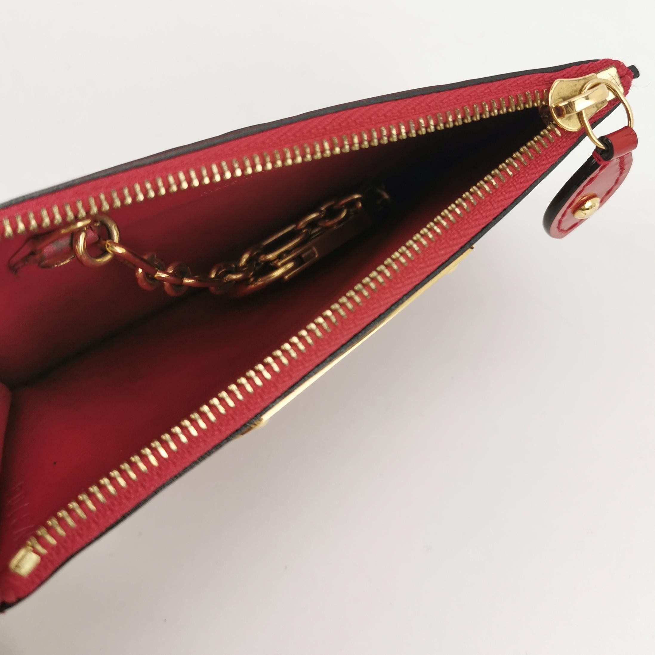 Louis Vuitton Louis Vuitton (LV) Patent leather monogram embossed logo zi Size ONE SIZE - 3 Thumbnail