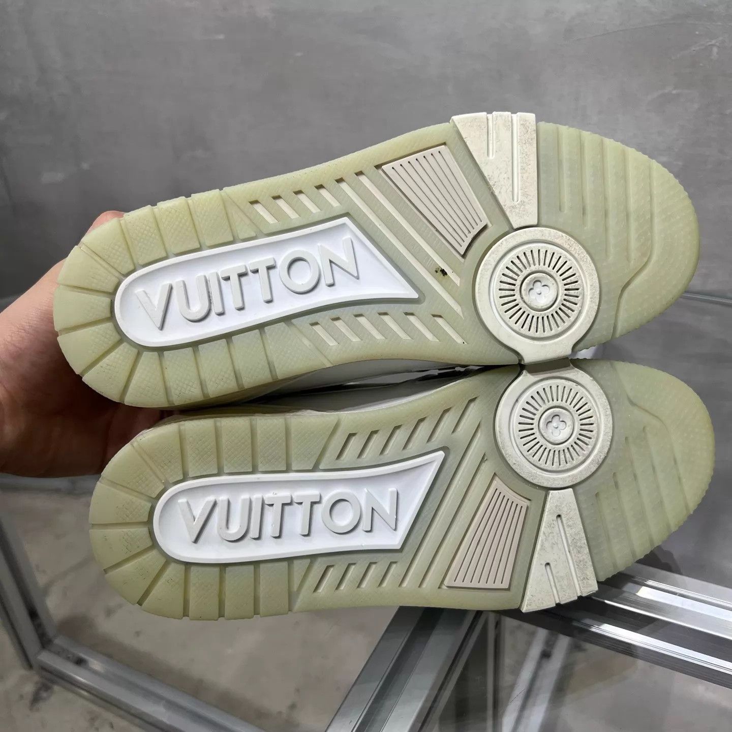 Louis Vuitton LV Trainer White Cement UK3.5/37.5 YH25245 Size US 7 / IT 37 - 7 Thumbnail