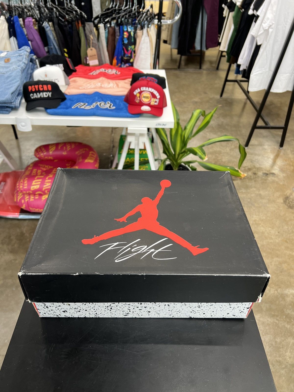 Jordan Brand Air Jordan 4 Fire Red Sz. 9.5 (2020) Size US 9.5 / EU 42-43 - 13 Thumbnail