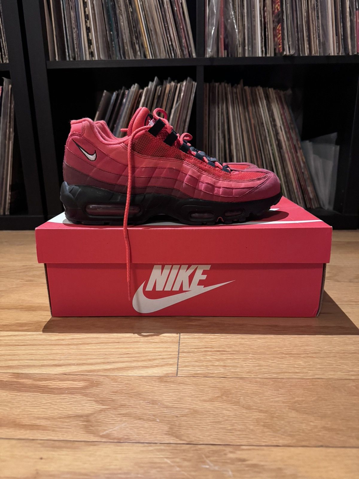 image of Nike Air Max 95 Habanero Red Size Us9.5 Shoes, Men's